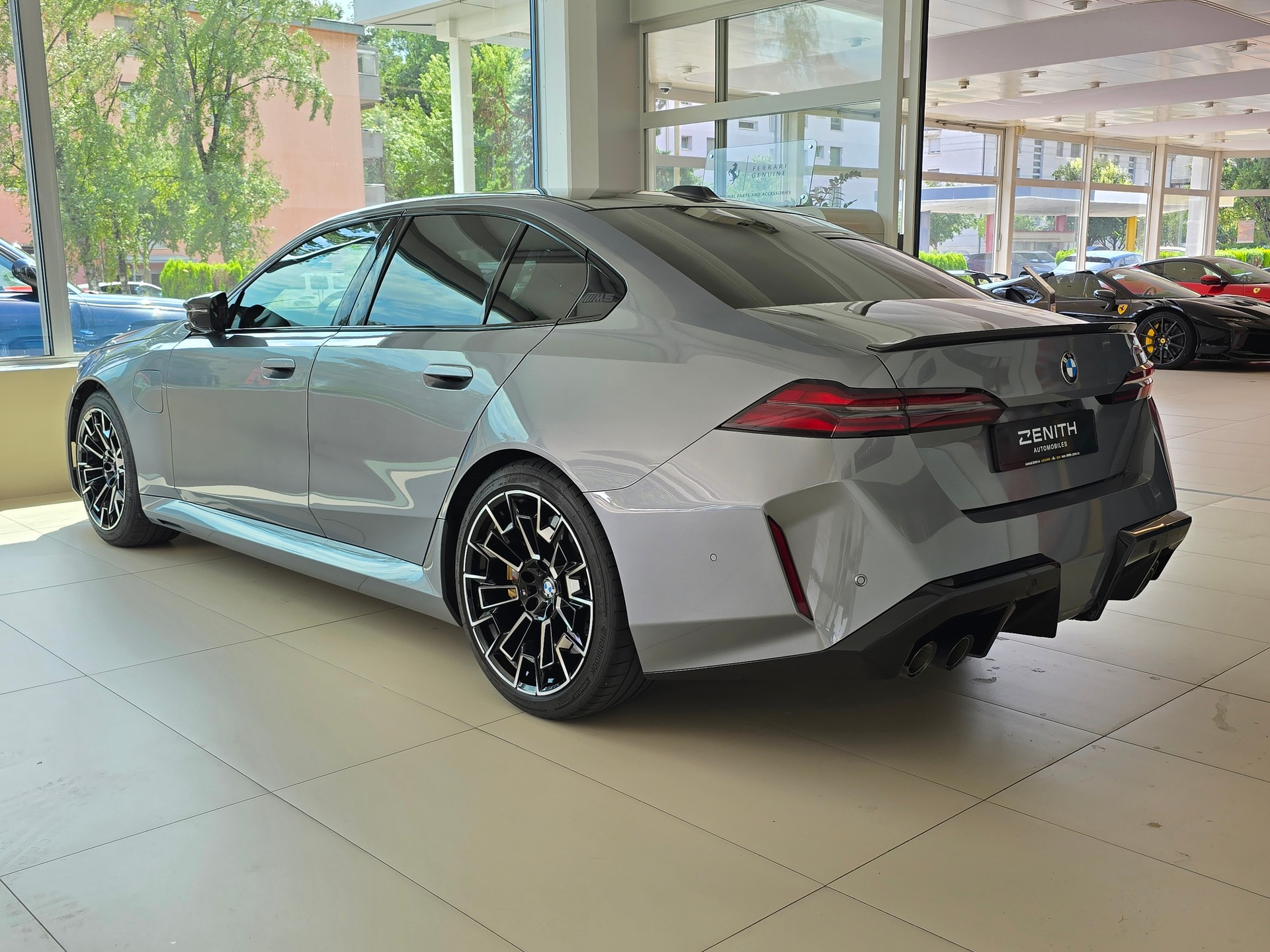 BMW M5 xDrive-image-6