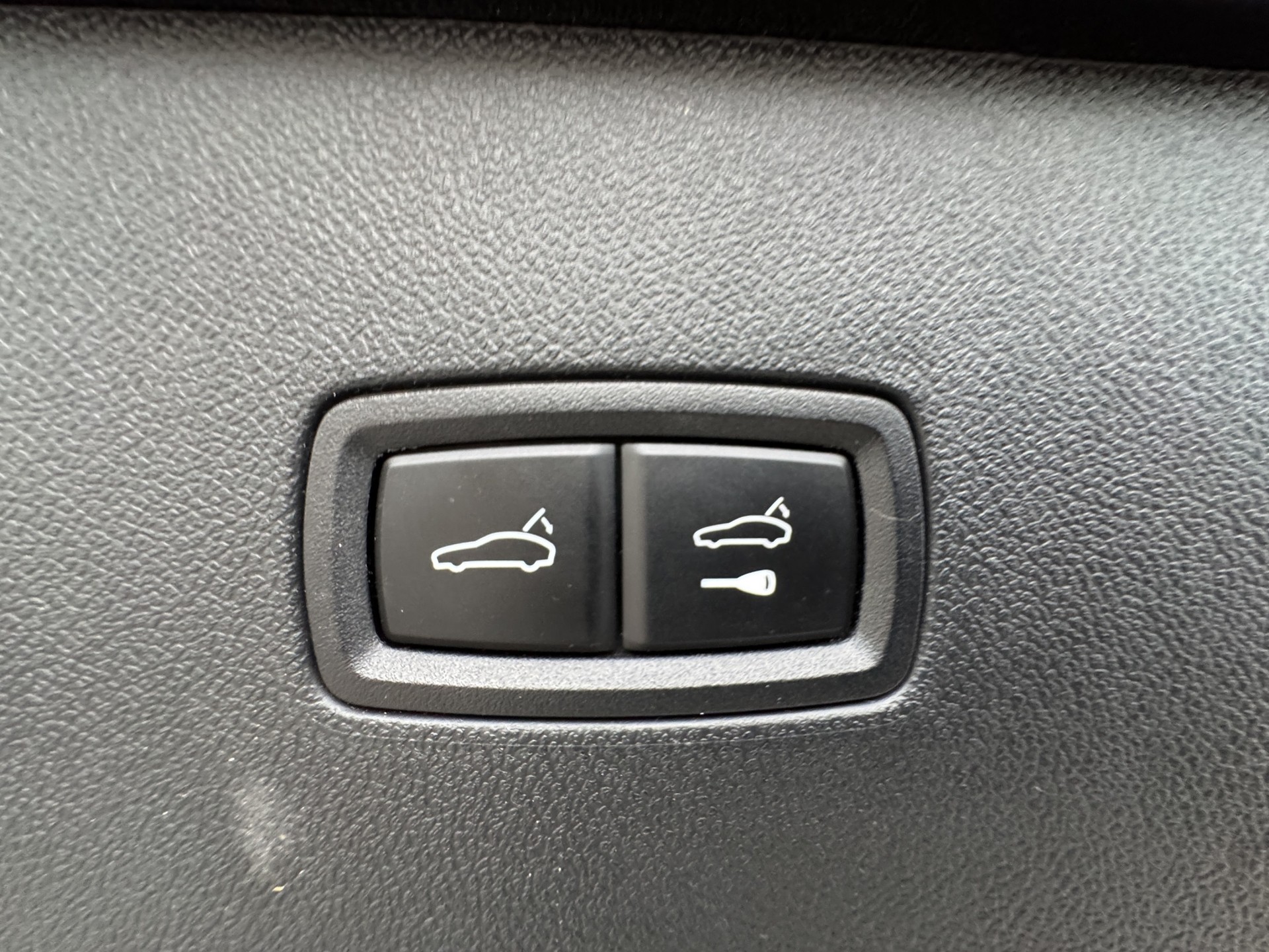 PORSCHE Cayenne Coupé 3.0 V6 E-Hybrid-image-30