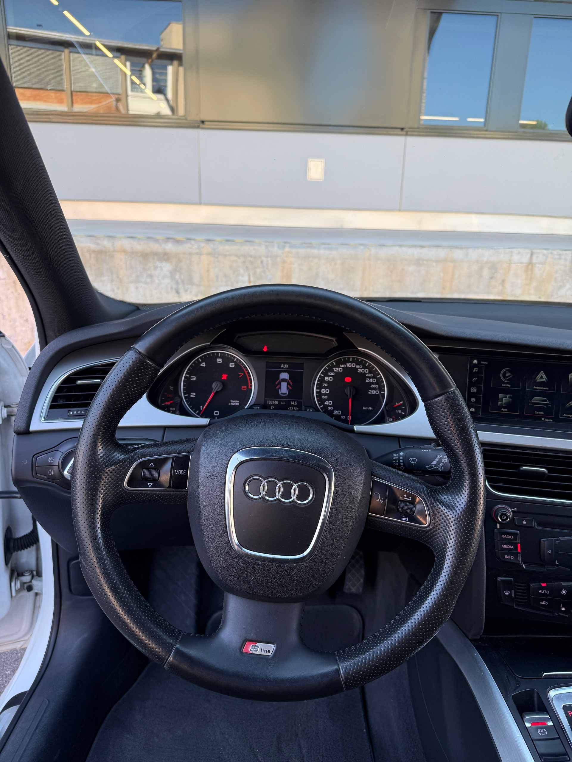 AUDI A4 2.0 tfsi Multitronic-image-9