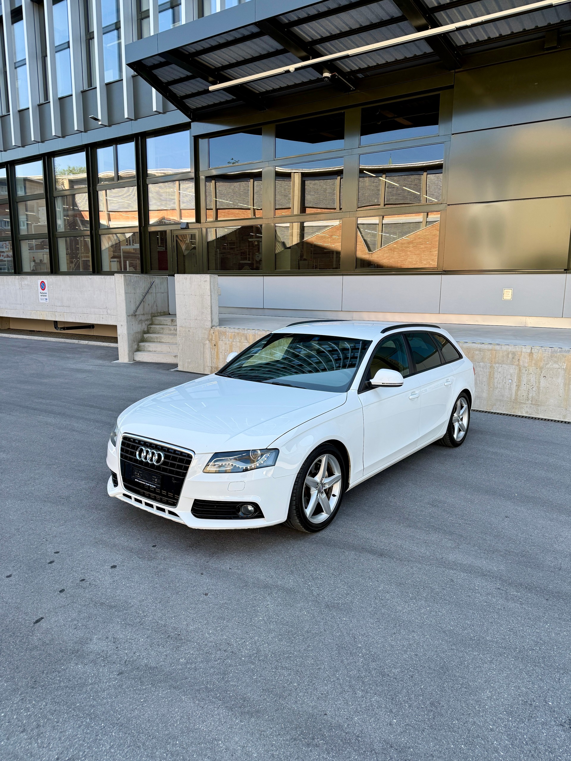 AUDI A4 2.0 tfsi Multitronic-image-0