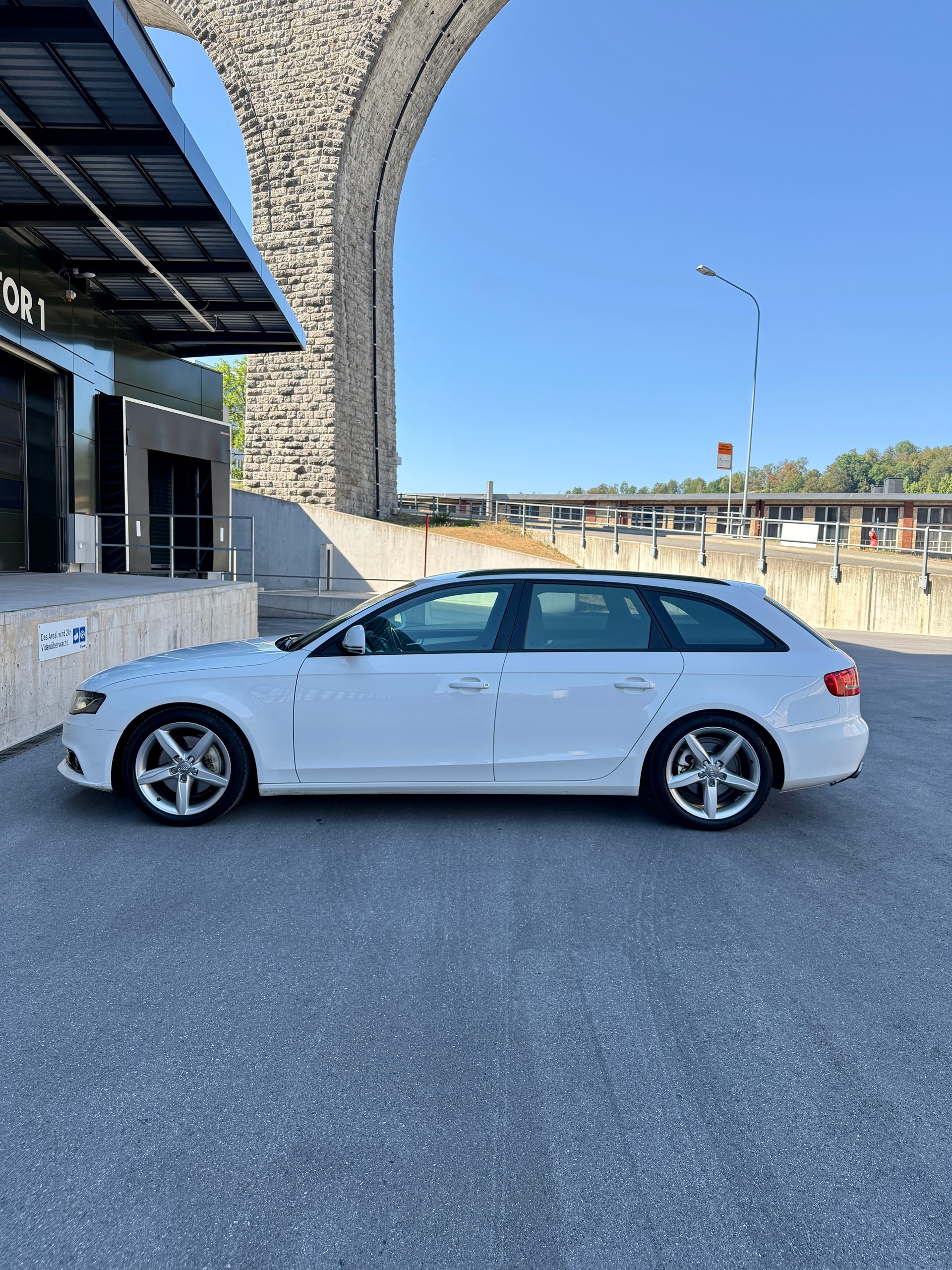 AUDI A4 2.0 tfsi Multitronic-image-7