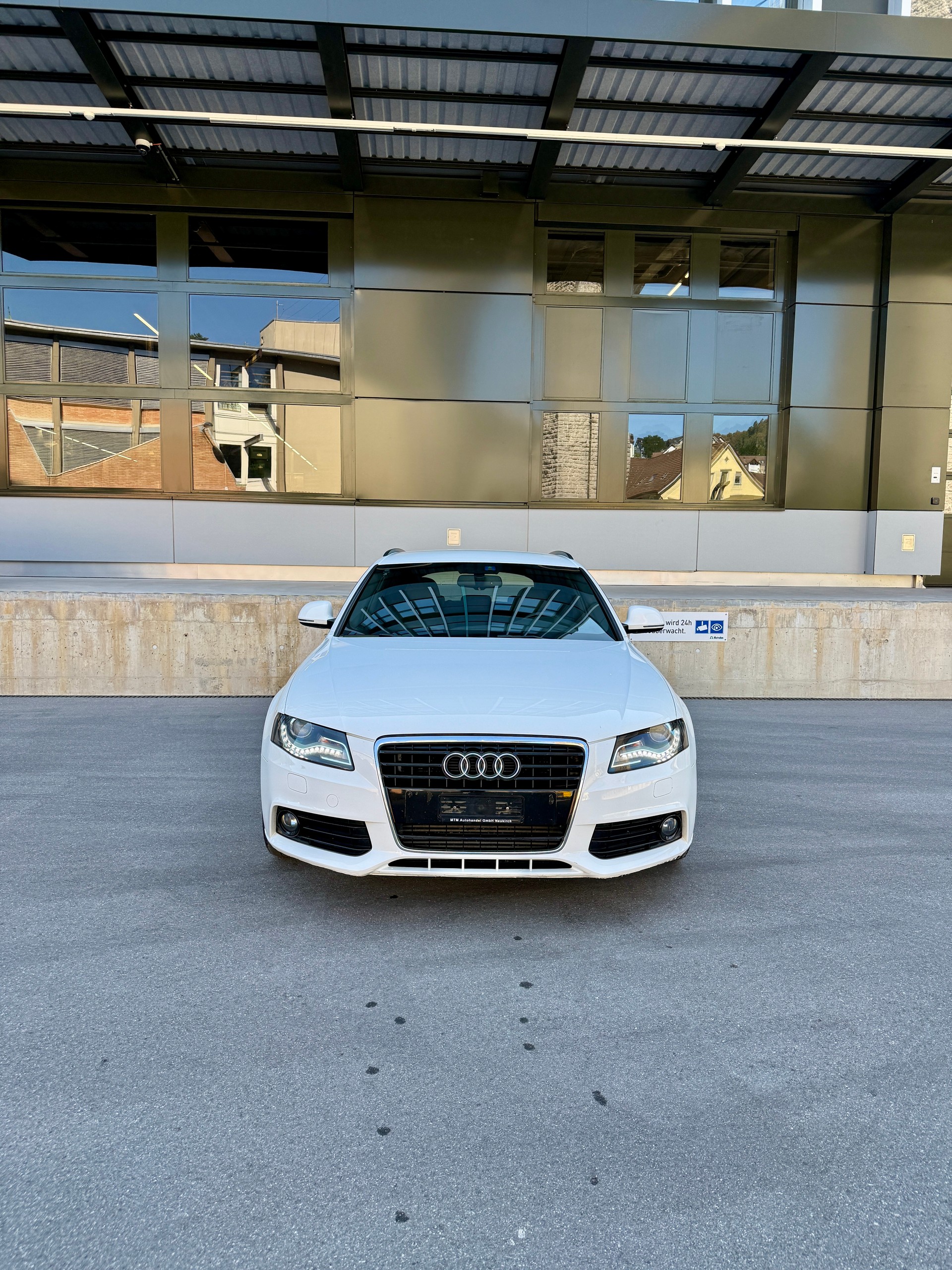 AUDI A4 2.0 tfsi Multitronic-image-1