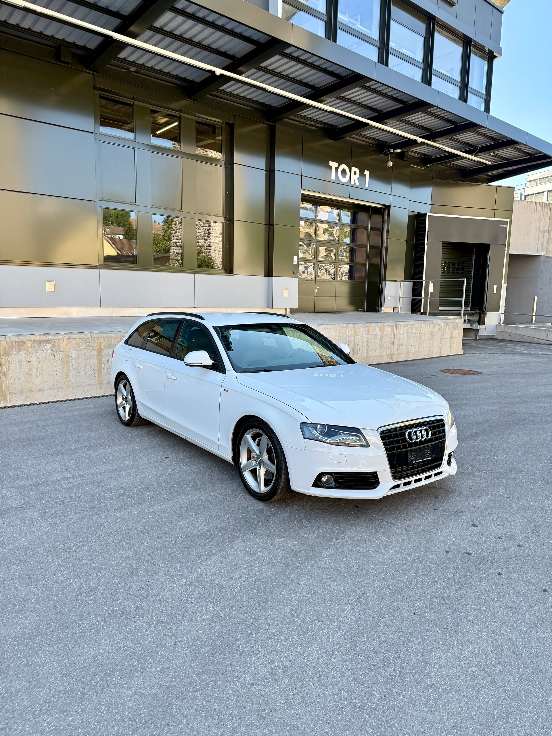 AUDI A4 2.0 tfsi Multitronic-image-2