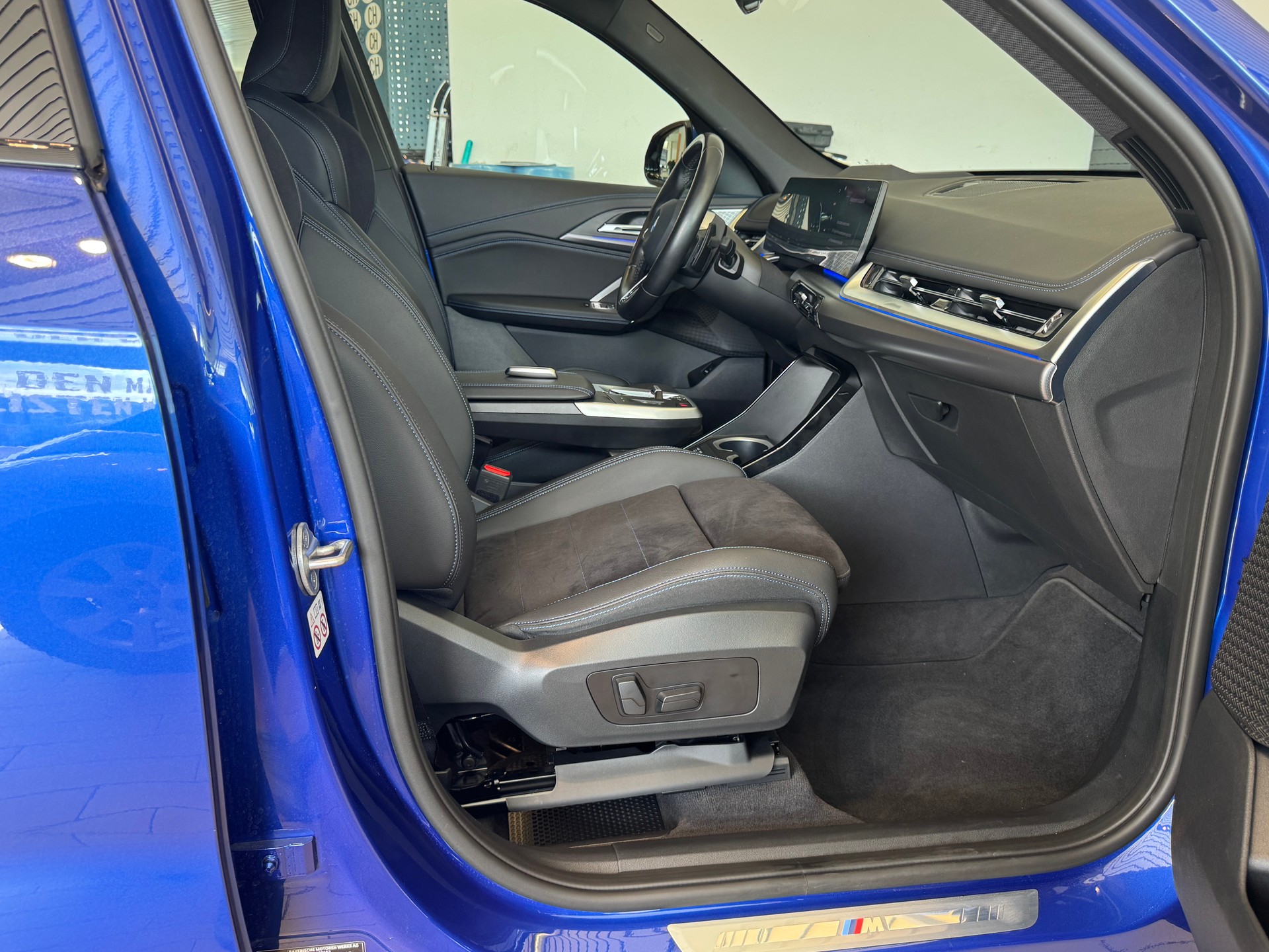 BMW X1 xDrive 23d 48V M Sport-image-9