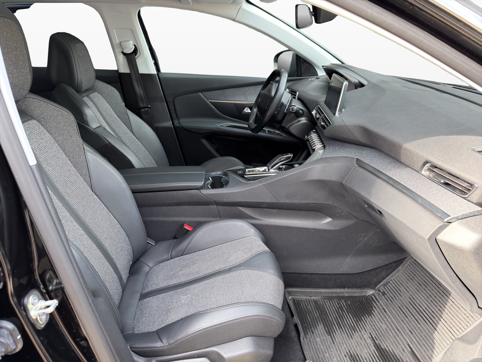 PEUGEOT 3008 1.2 PureTech Allure EAT-image-14