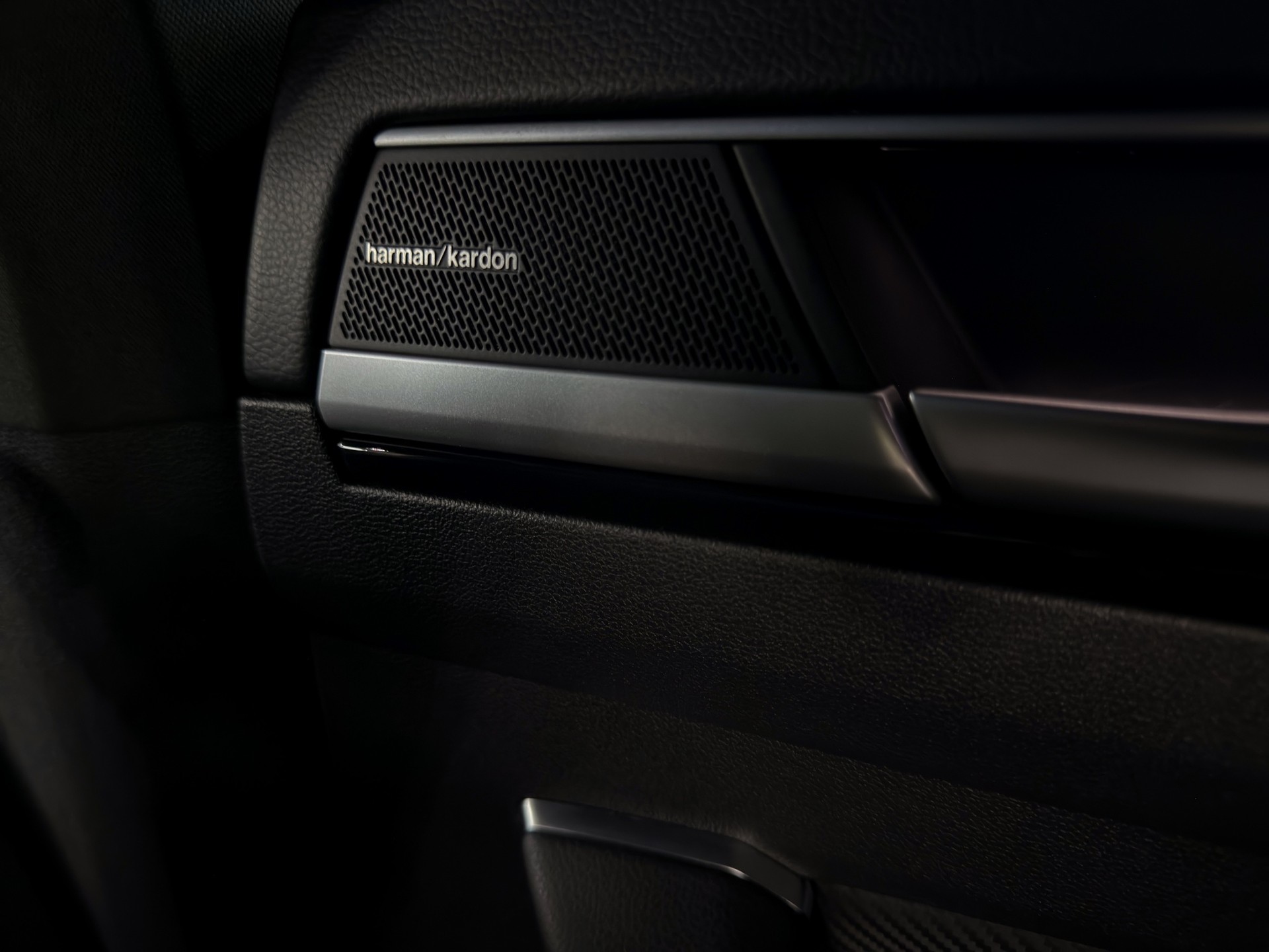 VW Arteon SB 2.0 TSI R-Line 4Motion DSG-image-24