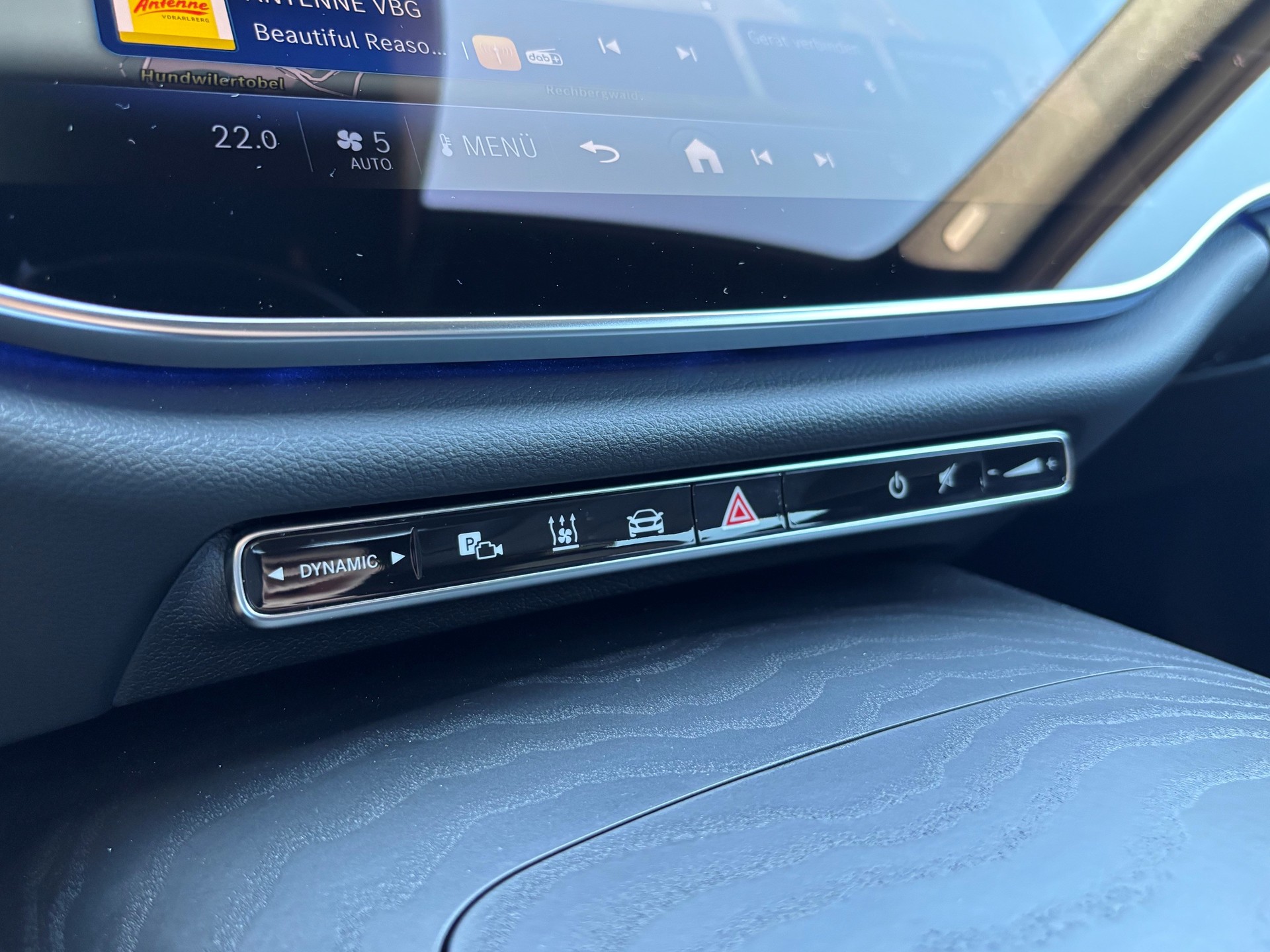 MERCEDES-BENZ E 220d All-Terrain 4Matic 9G-Tronic-image-11