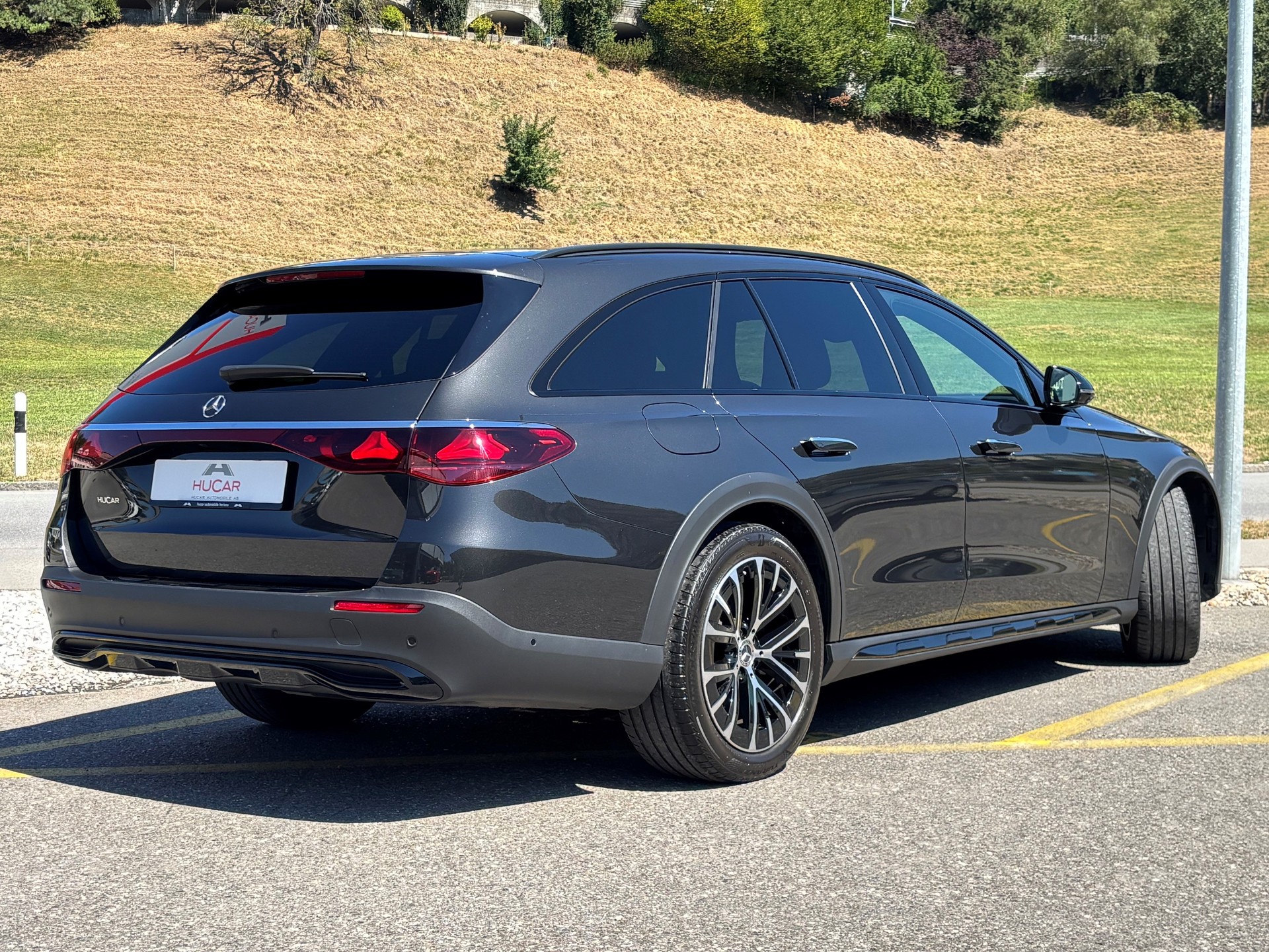 MERCEDES-BENZ E 220d All-Terrain 4Matic 9G-Tronic-image-2
