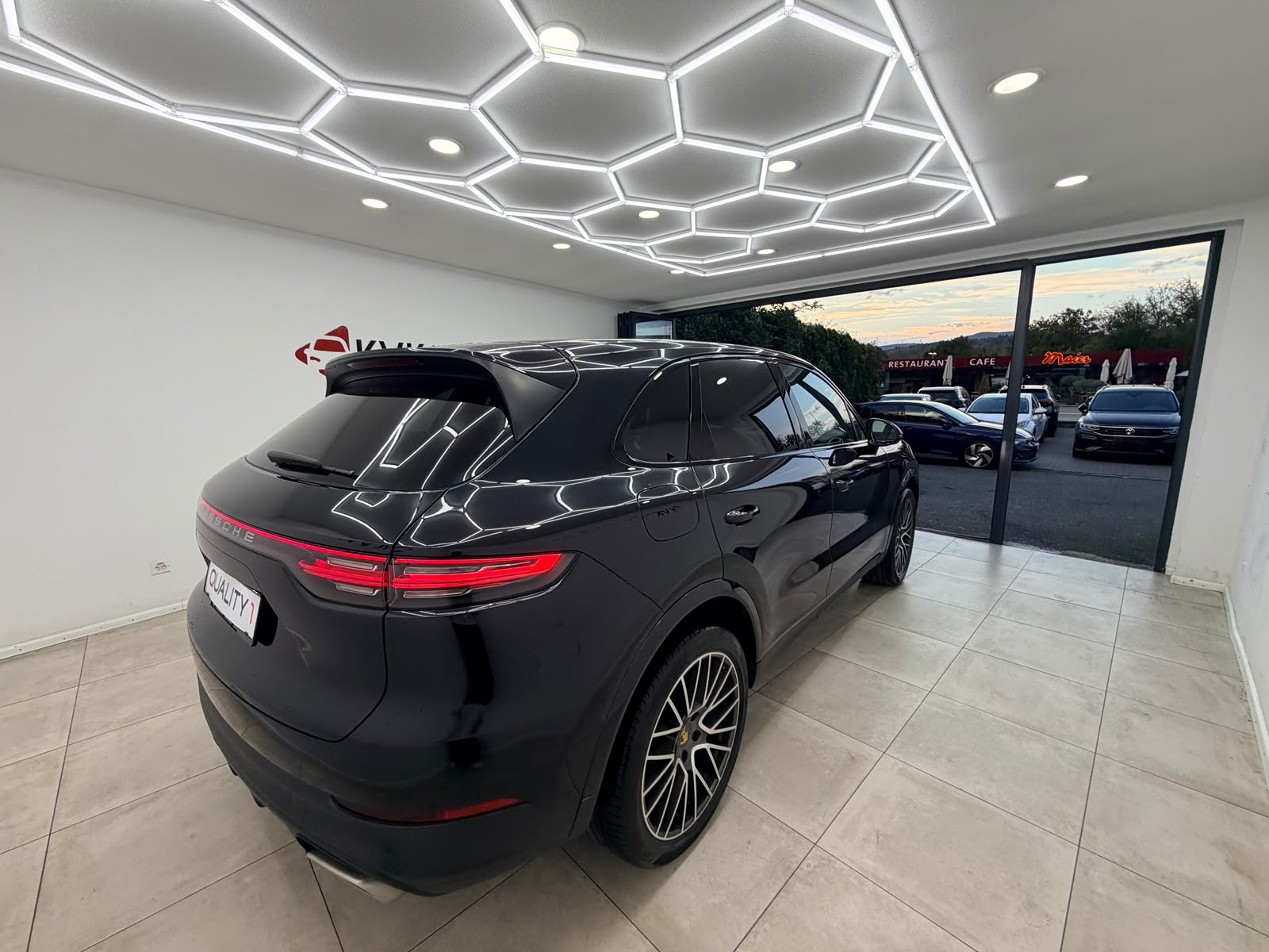 PORSCHE Cayenne V6 3.0 | Vollaustattung | CH-Fahrzeug | Panorama |-image-5