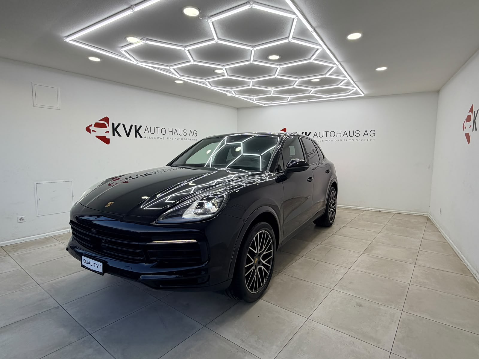 PORSCHE Cayenne V6 3.0 | Vollaustattung | CH-Fahrzeug | Panorama |-image-2