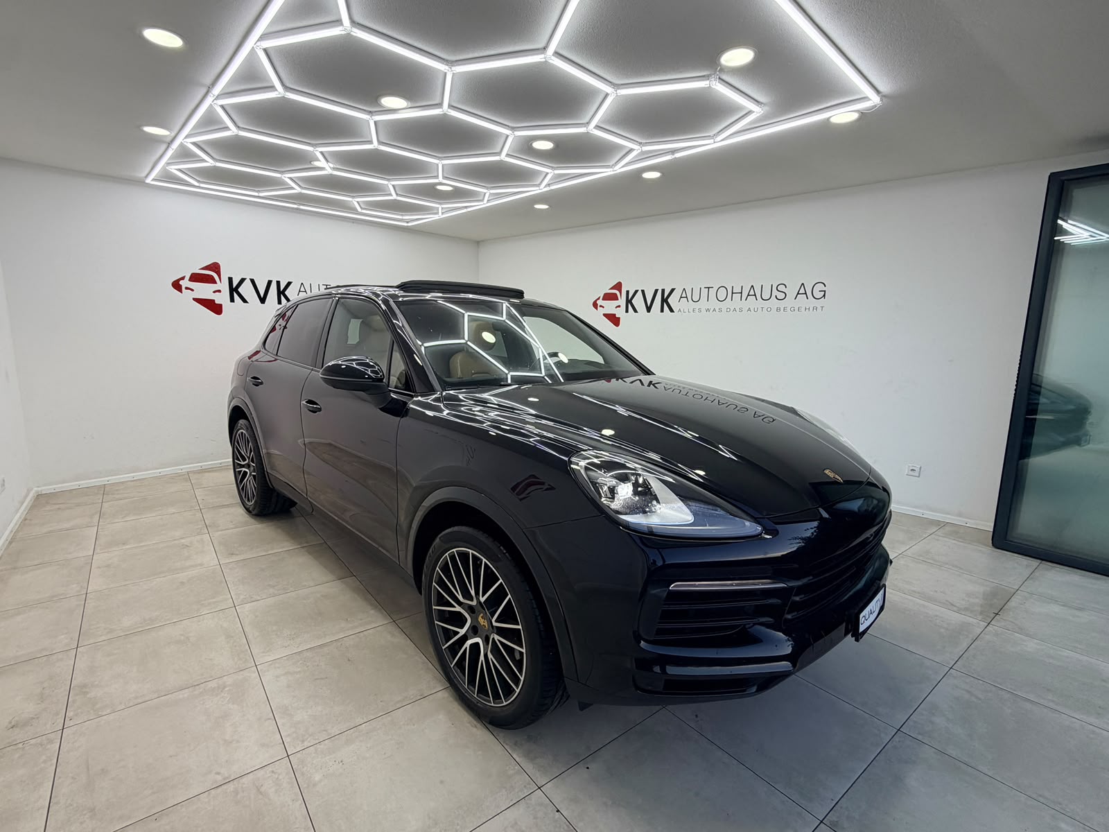 PORSCHE Cayenne V6 3.0 | Vollaustattung | CH-Fahrzeug | Panorama |-image-4