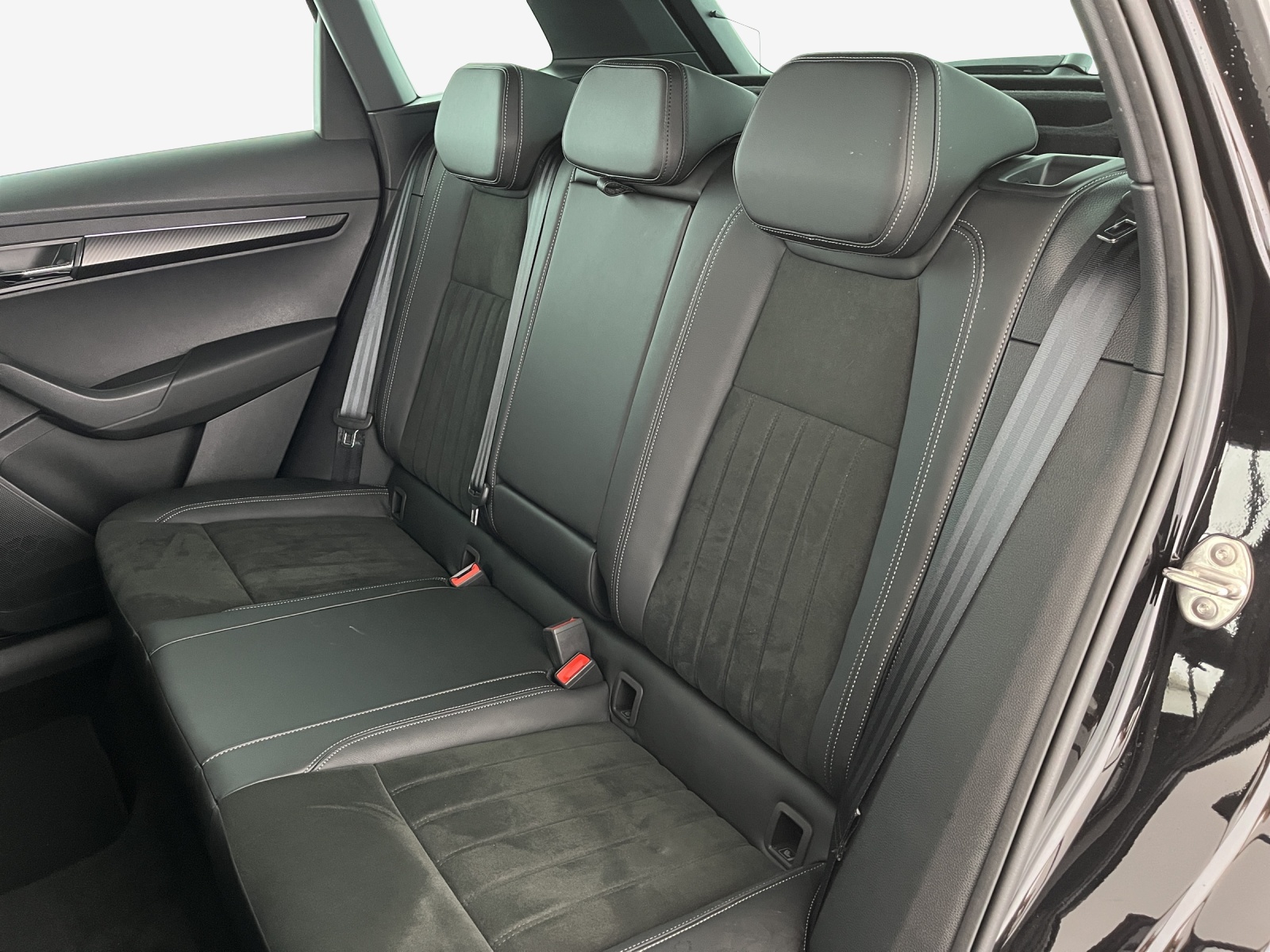 SKODA Karoq 2.0 TSI SportLine 4x4 DSG-image-11