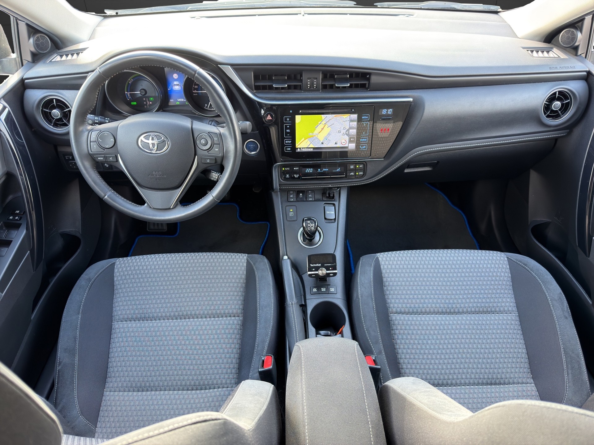 TOYOTA Auris Touring Sports 1.8 HSD Edition S e-CVT-image-8