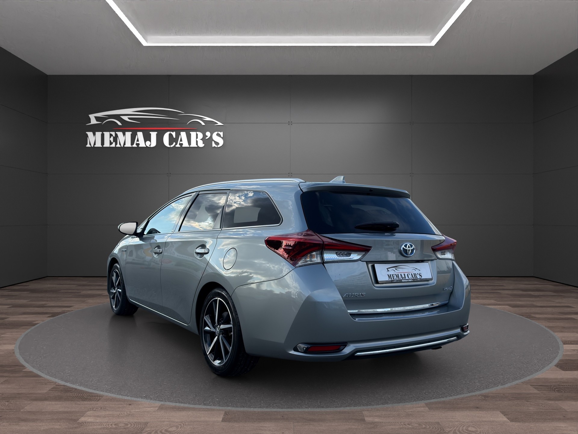 TOYOTA Auris Touring Sports 1.8 HSD Edition S e-CVT-image-6