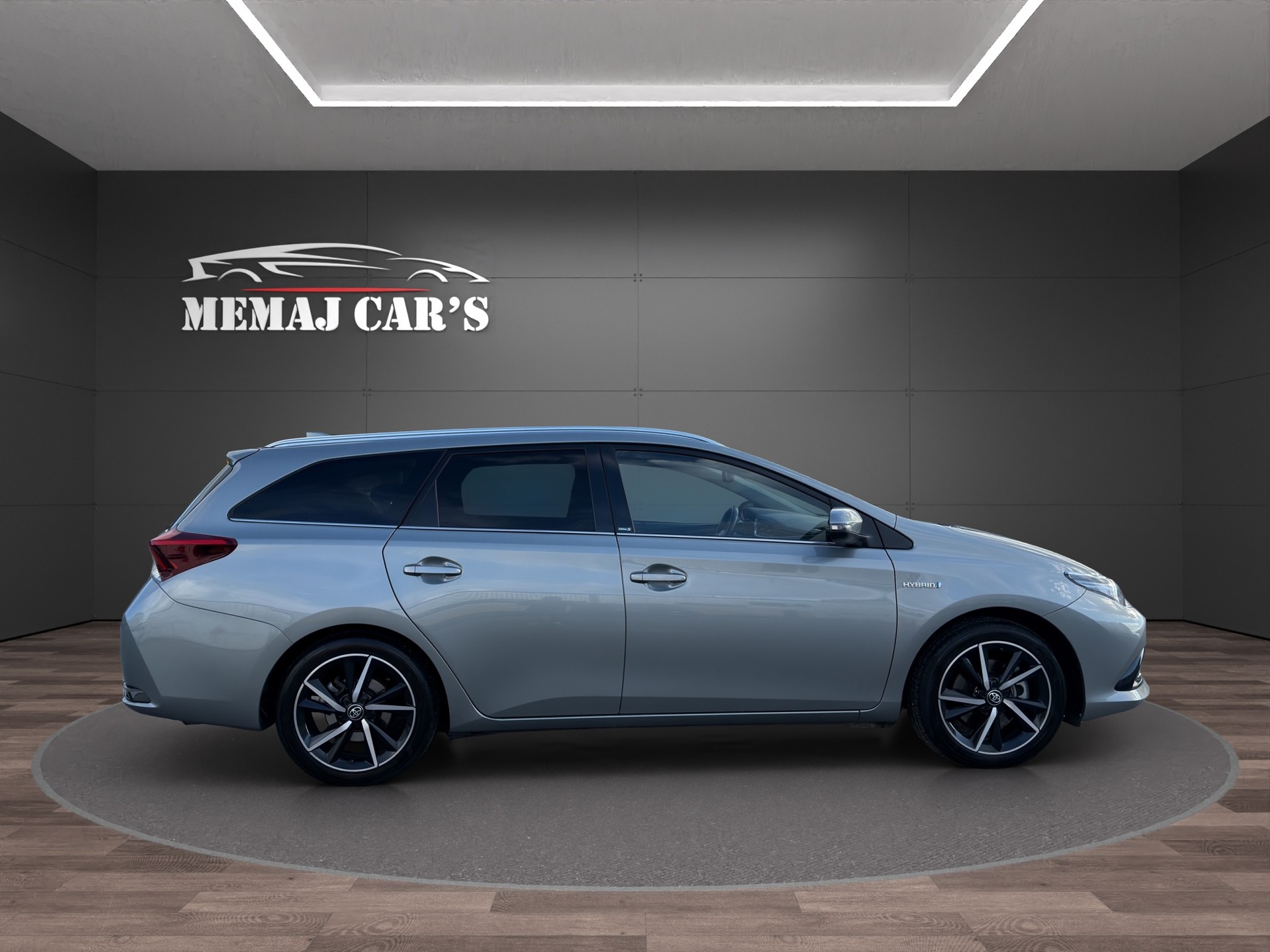 TOYOTA Auris Touring Sports 1.8 HSD Edition S e-CVT-image-4