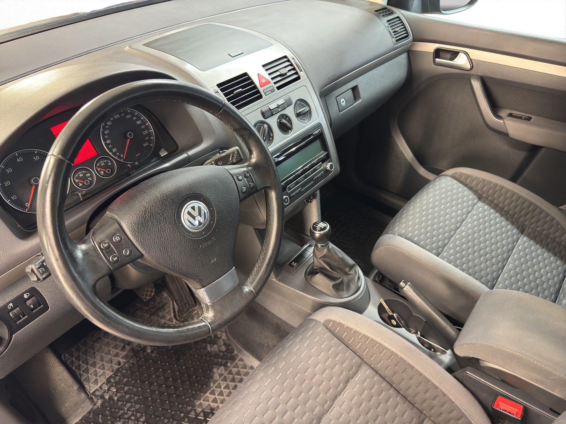 VW Touran 1.4 TSI Trendline-image-7