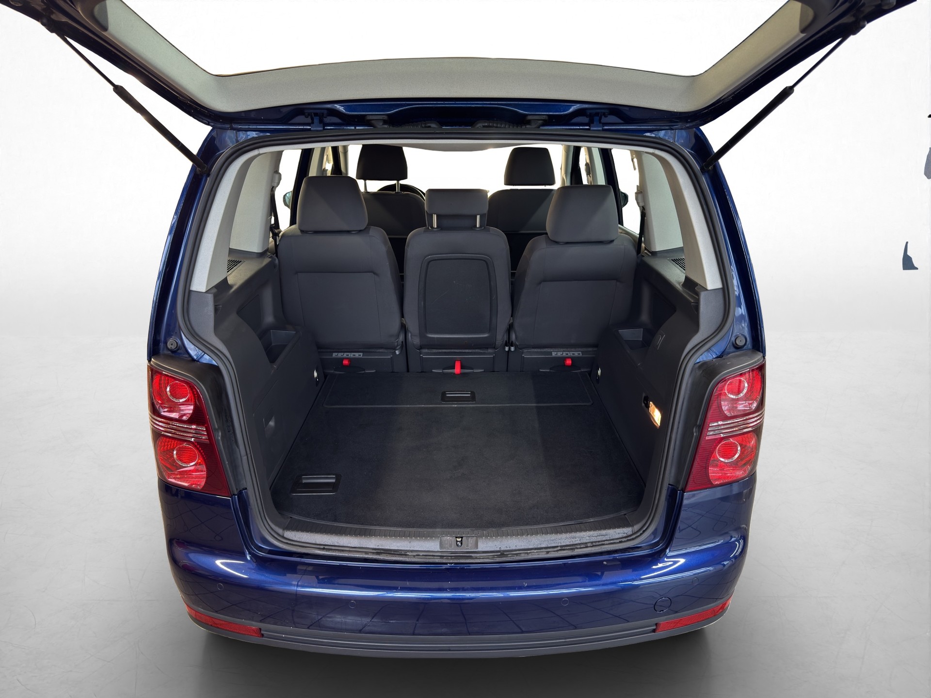 VW Touran 1.4 TSI Trendline-image-8