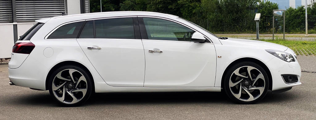 OPEL Insignia Sports Tourer 2.0 T 4x4 Cosmo-image-3