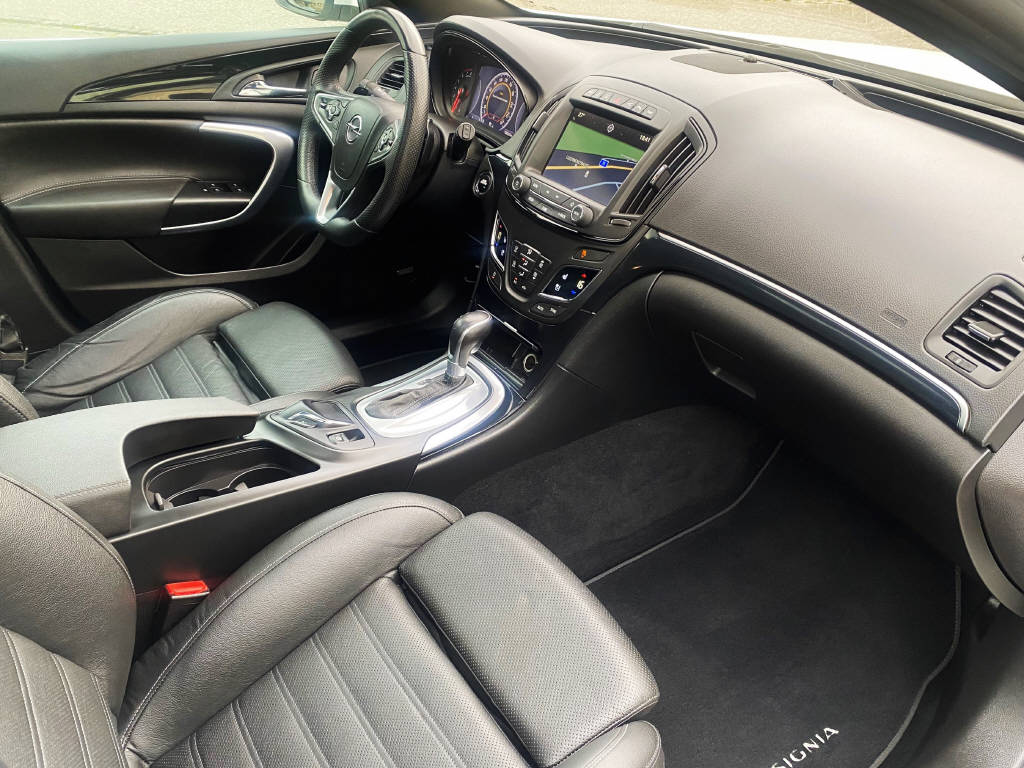 OPEL Insignia Sports Tourer 2.0 T 4x4 Cosmo-image-10
