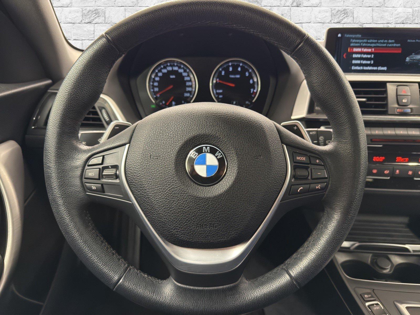 BMW 120i-image-12