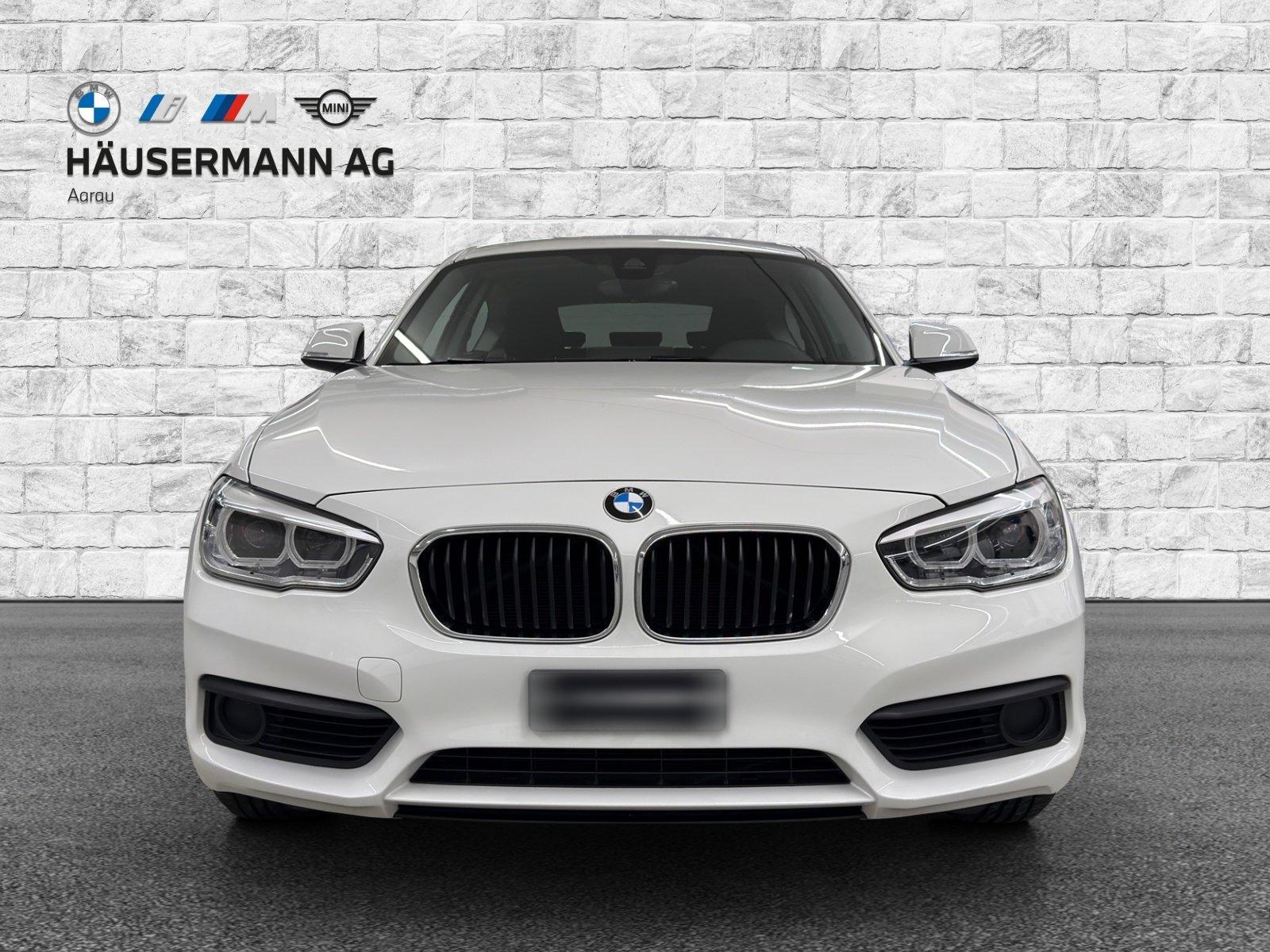 BMW 120i-image-1