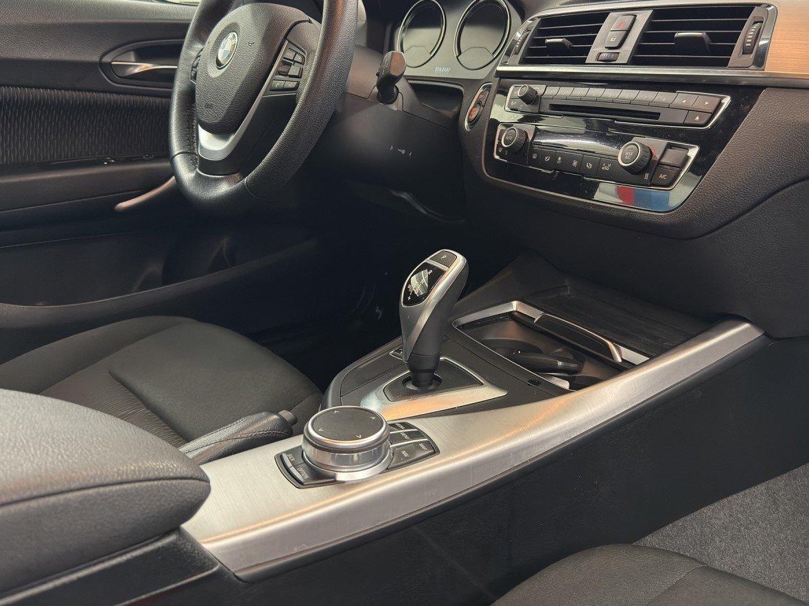BMW 120i-image-19