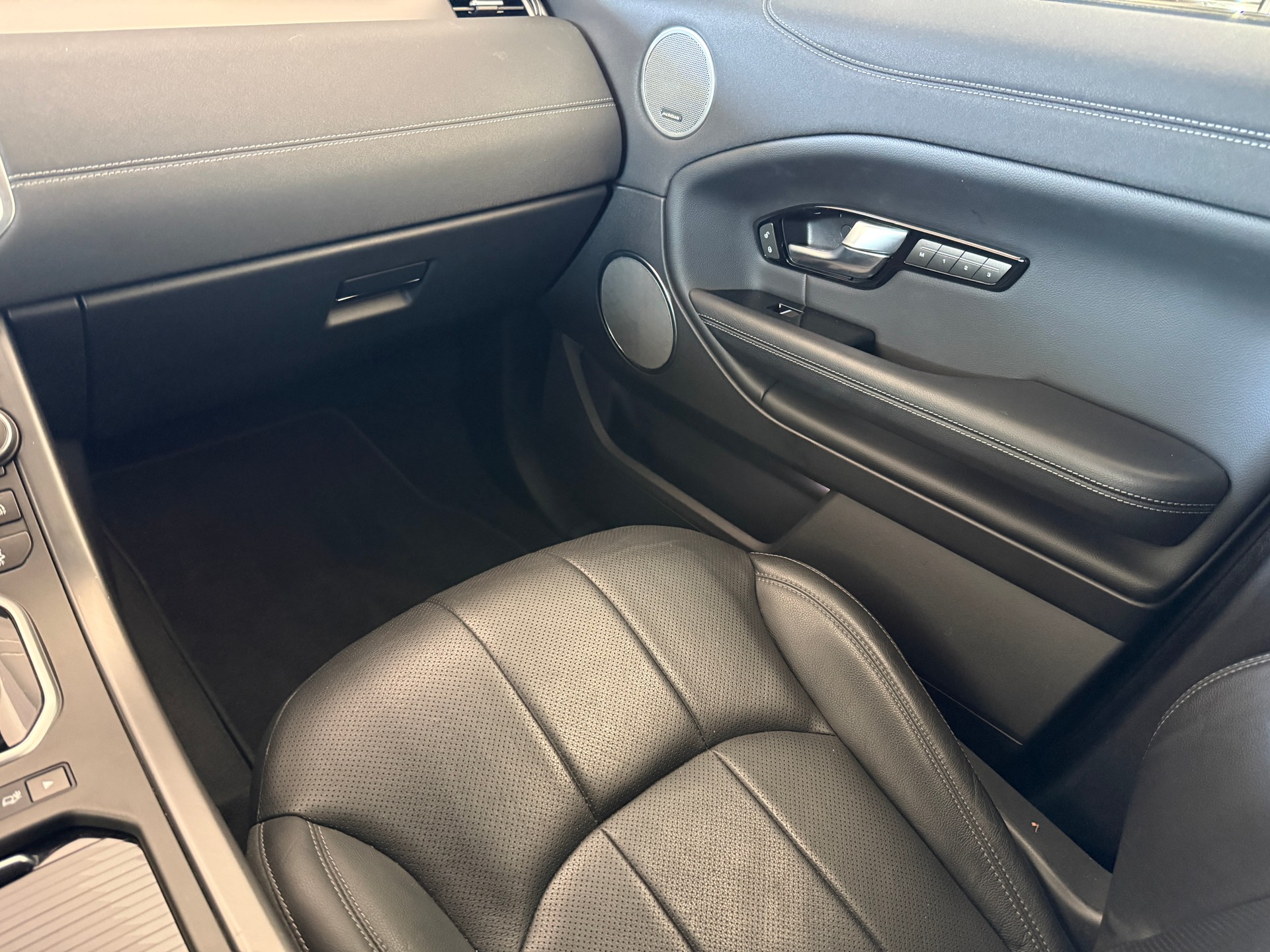 LAND ROVER Range Rover Evoque 2.0 TD4 Landmark-image-25