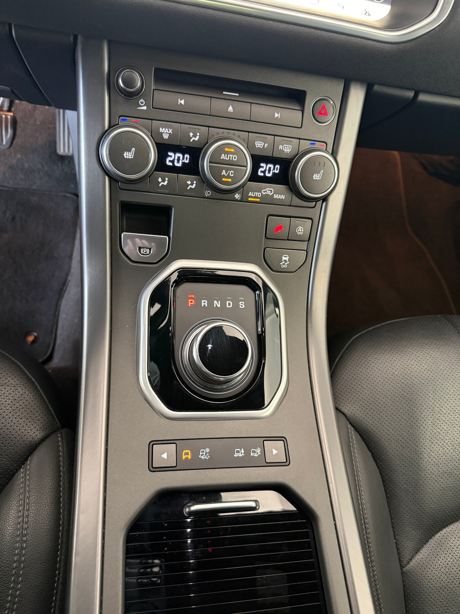 LAND ROVER Range Rover Evoque 2.0 TD4 Landmark-image-18