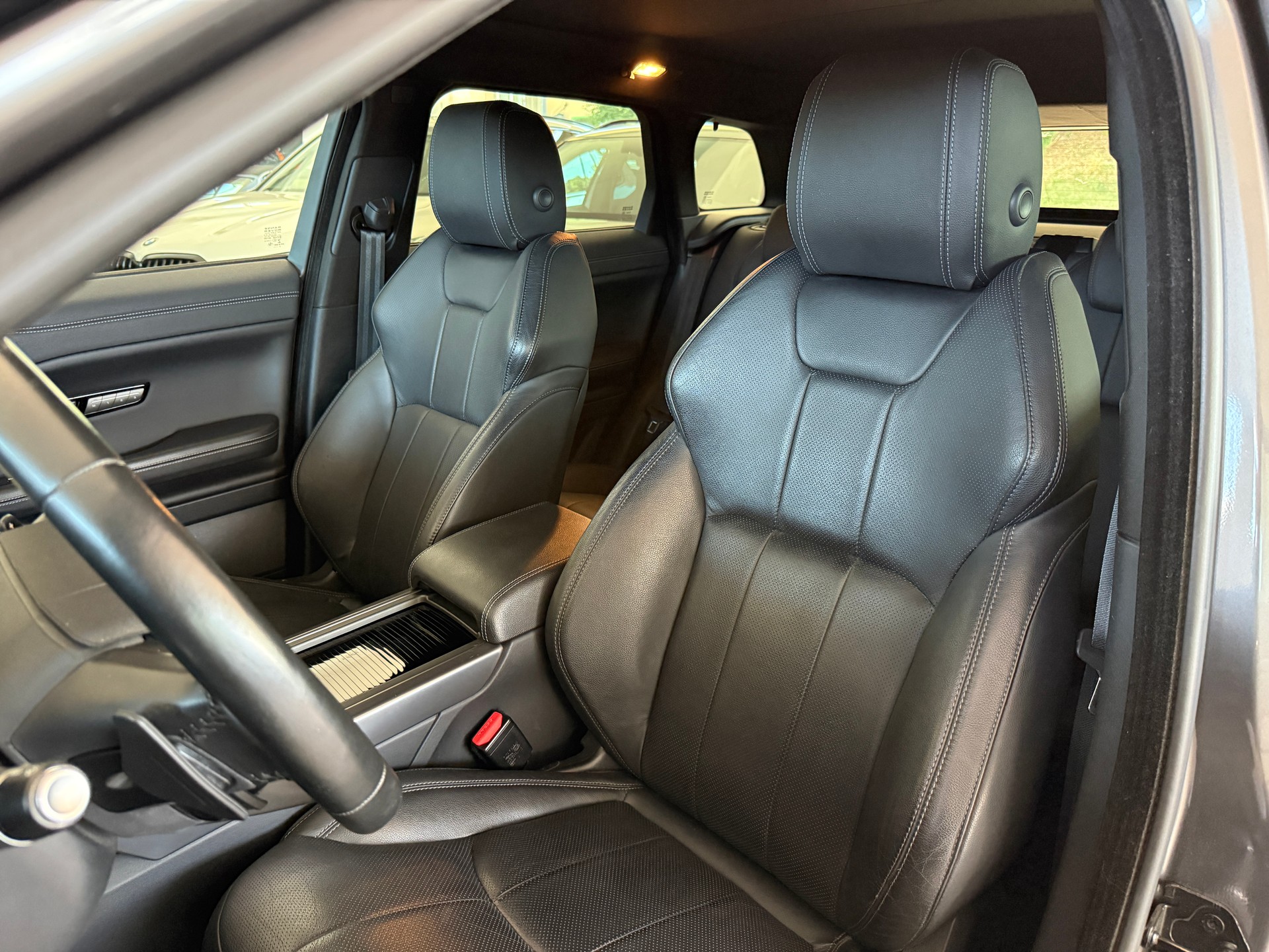 LAND ROVER Range Rover Evoque 2.0 TD4 Landmark-image-11