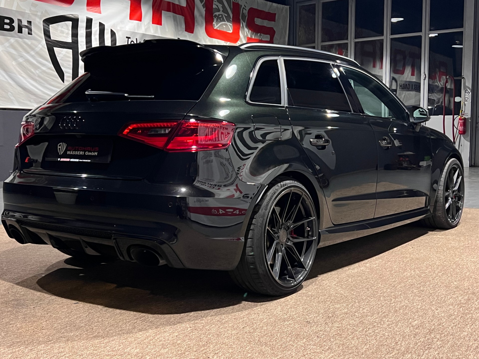 AUDI RS3 2.5 TSI quattro S-tronic-image-2
