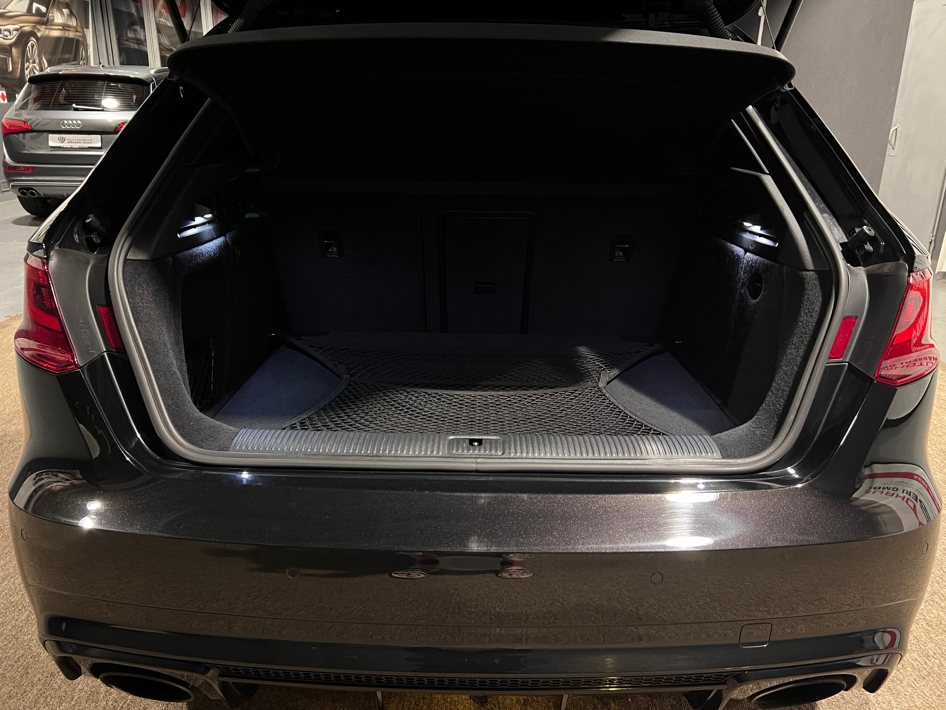 AUDI RS3 2.5 TSI quattro S-tronic-image-4