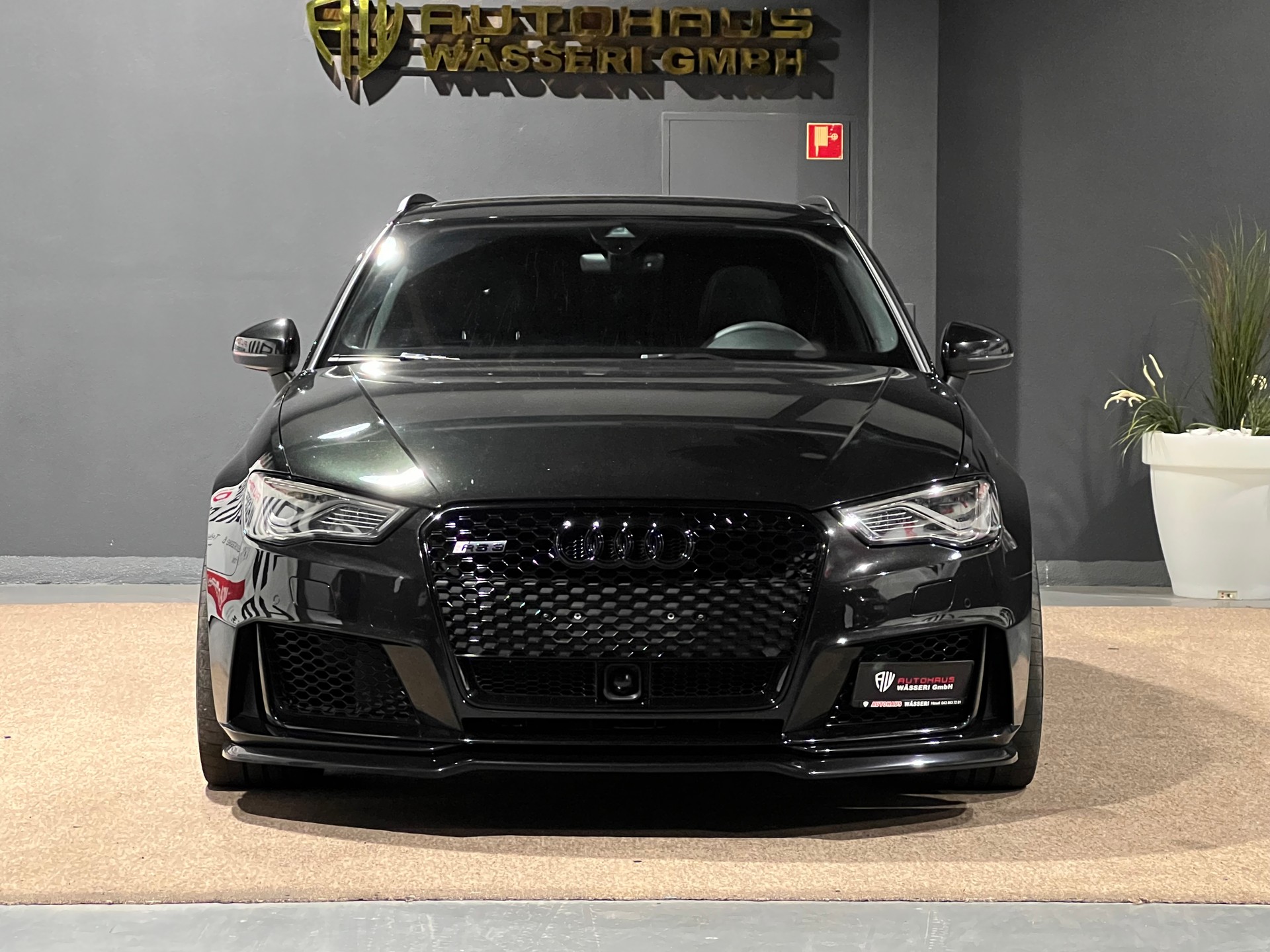 AUDI RS3 2.5 TSI quattro S-tronic-image-9