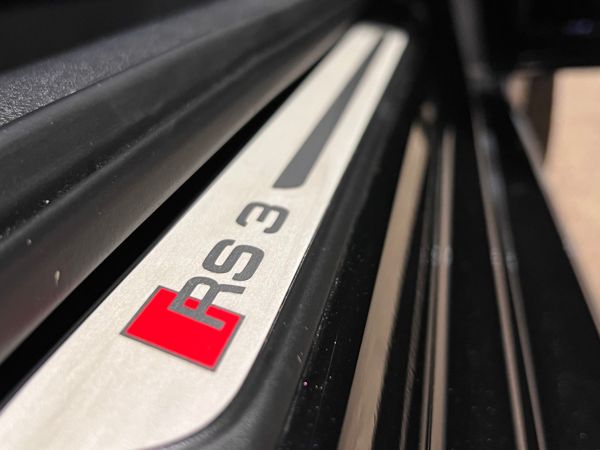 AUDI RS3 2.5 TSI quattro S-tronic-image-25
