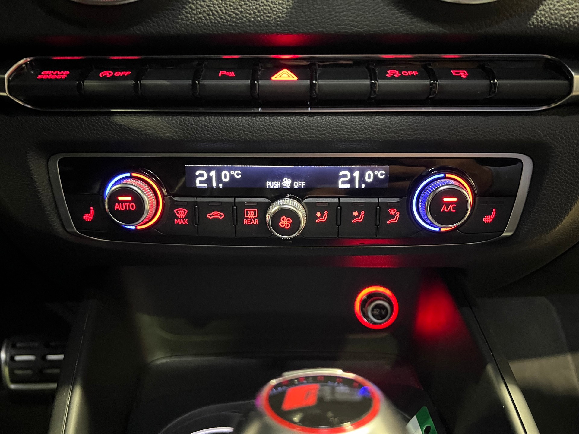 AUDI RS3 2.5 TSI quattro S-tronic-image-22