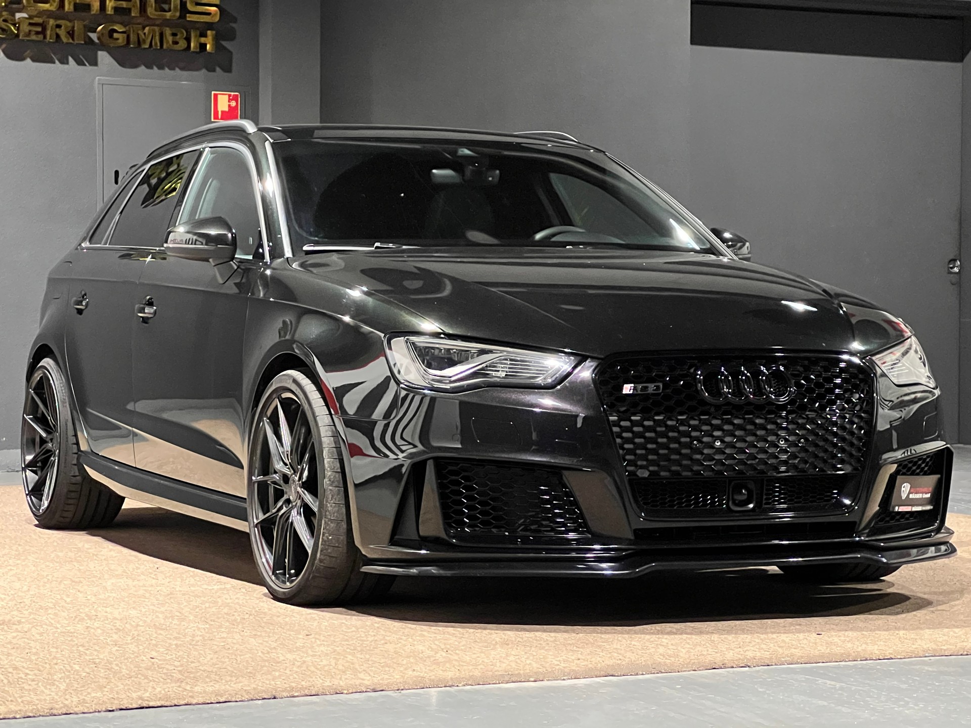AUDI RS3 2.5 TSI quattro S-tronic-image-0