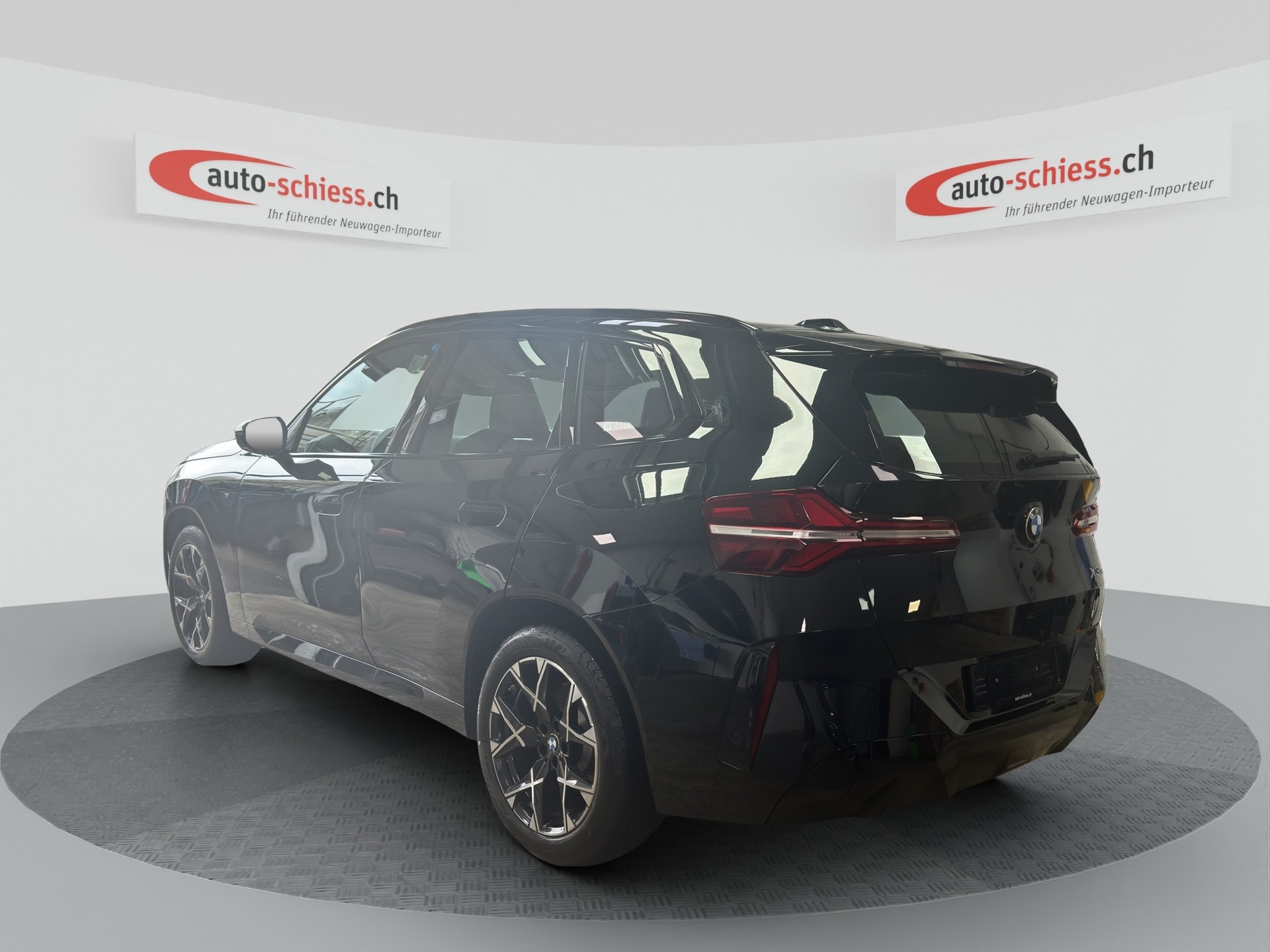 BMW X3 xDrive 20 M Sport-showroom-element-3