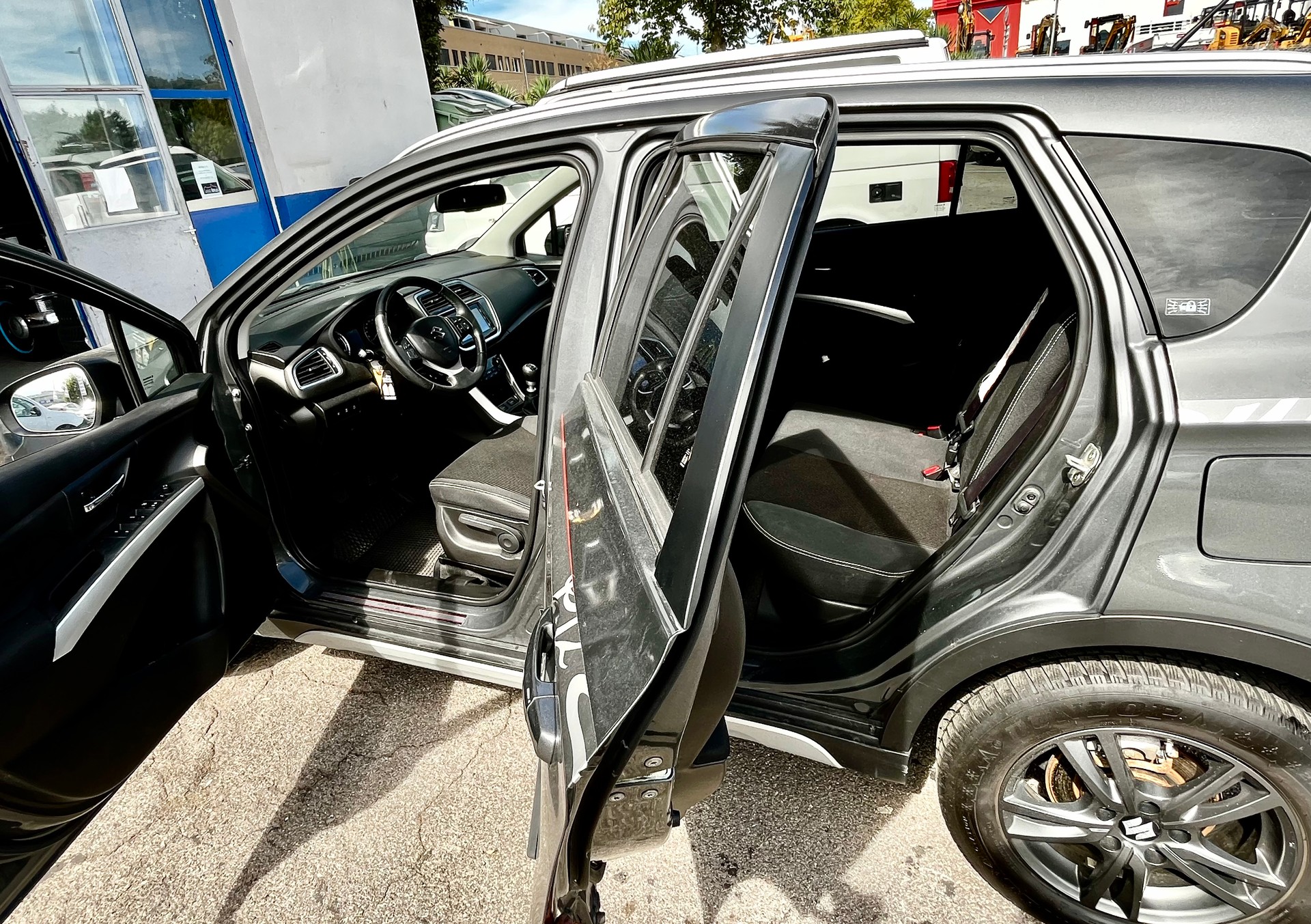 SUZUKI SX4 S-Cross 1.4 16V Piz Sulai 4WD-image-4