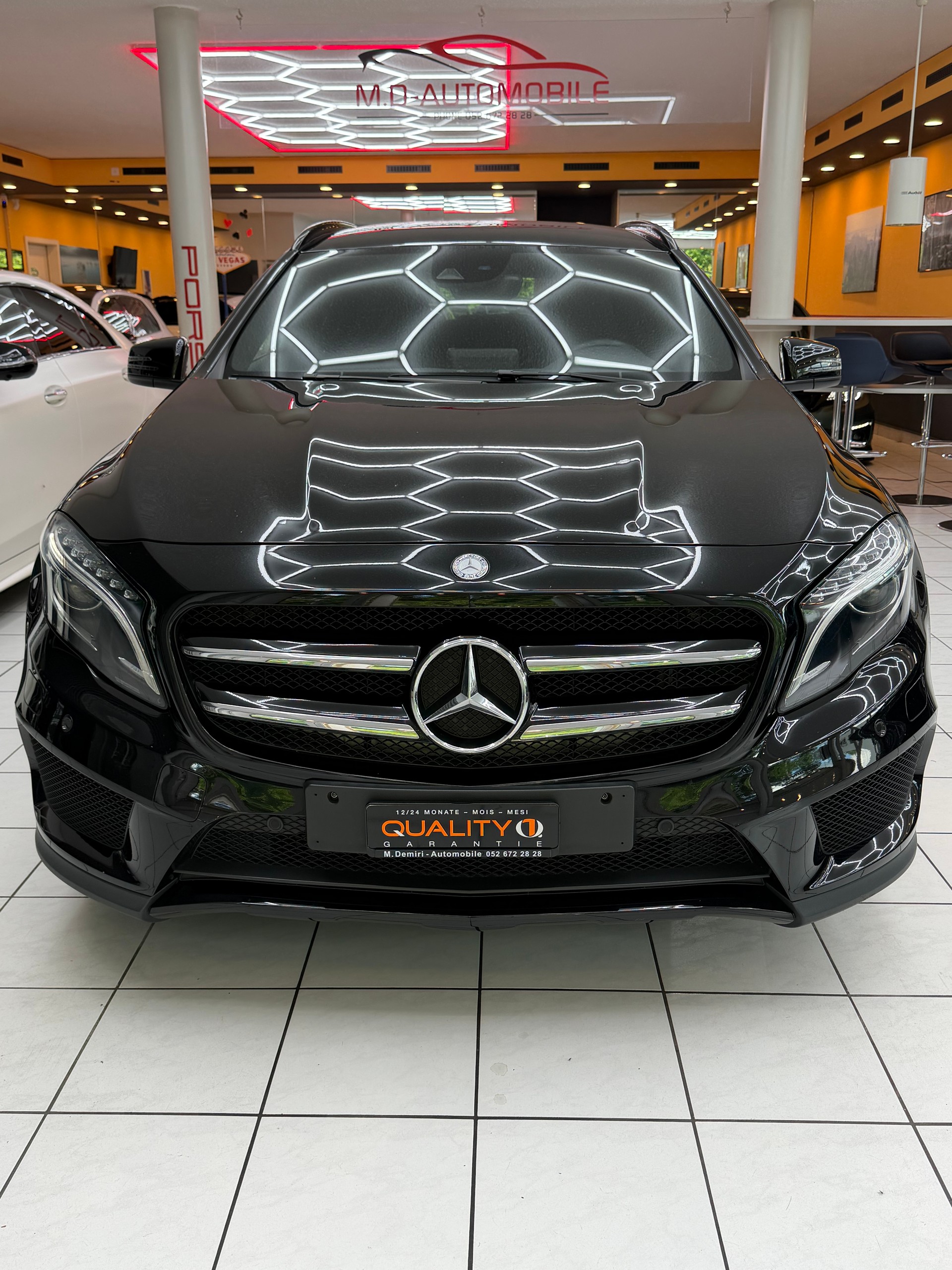 MERCEDES-BENZ GLA 250 AMG Line 4m-image-3