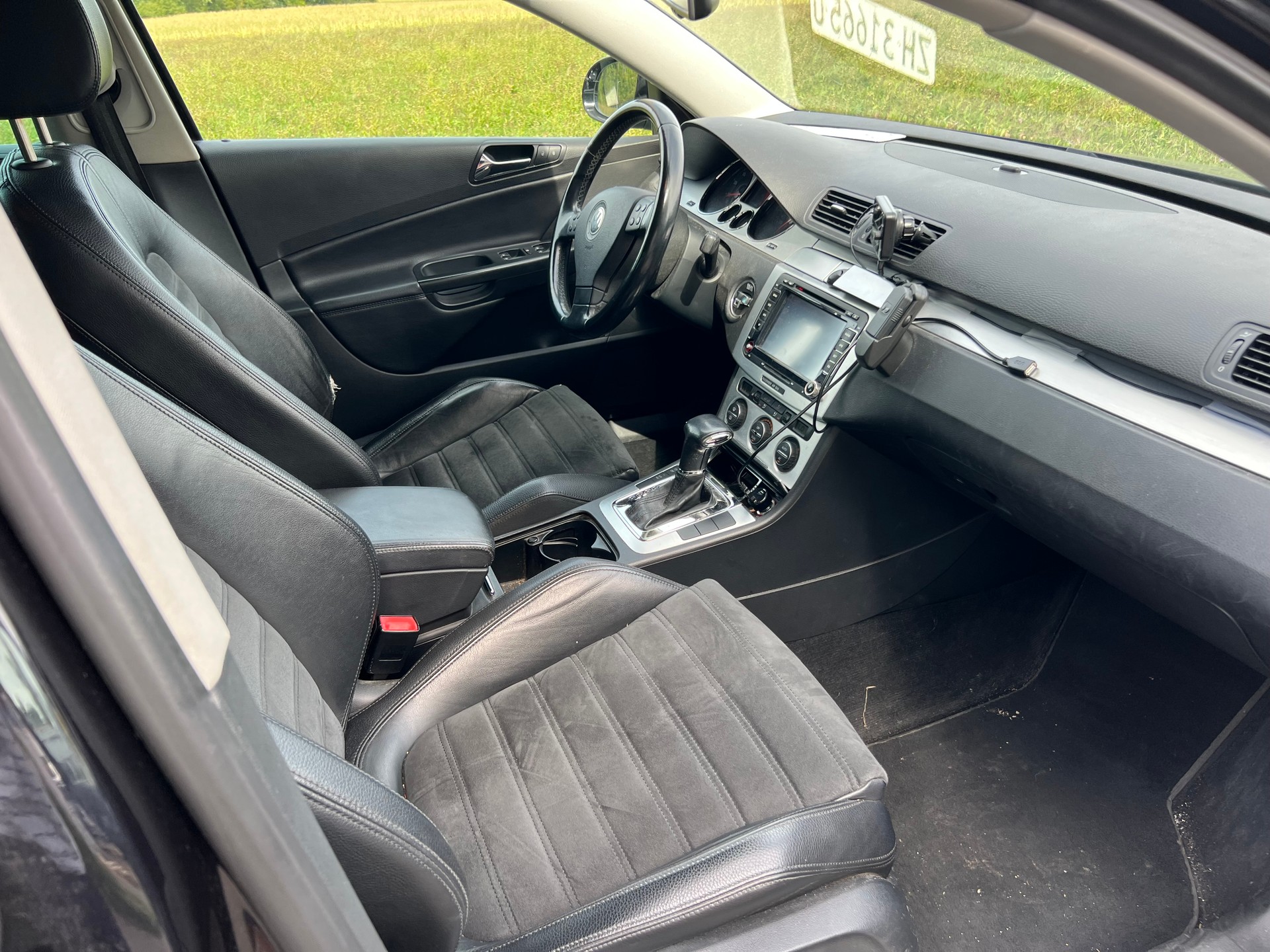 VW Passat Variant 2.0T FSI Highline-image-5
