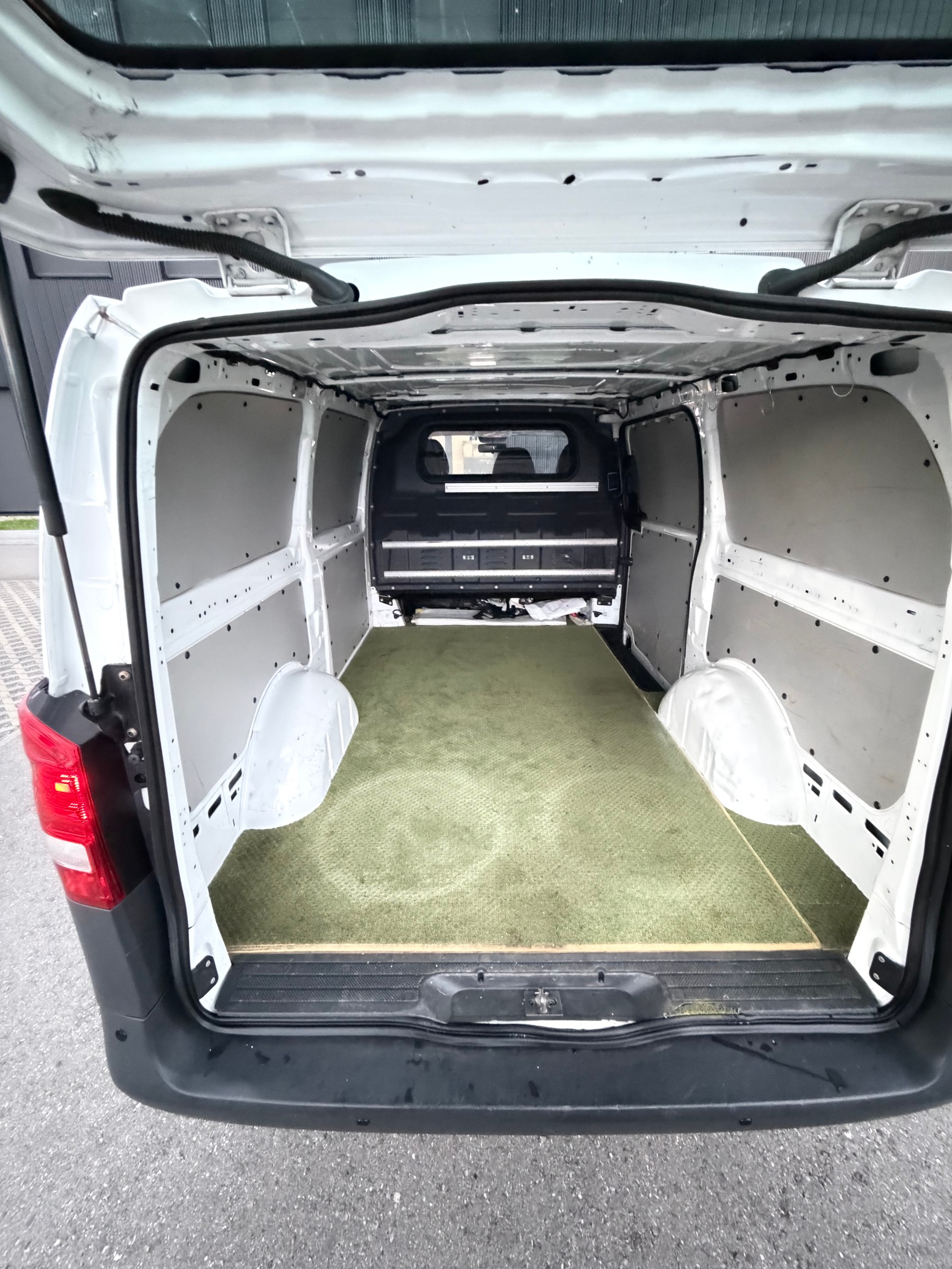MERCEDES-BENZ Vito 111 CDI Euro 5-image-8