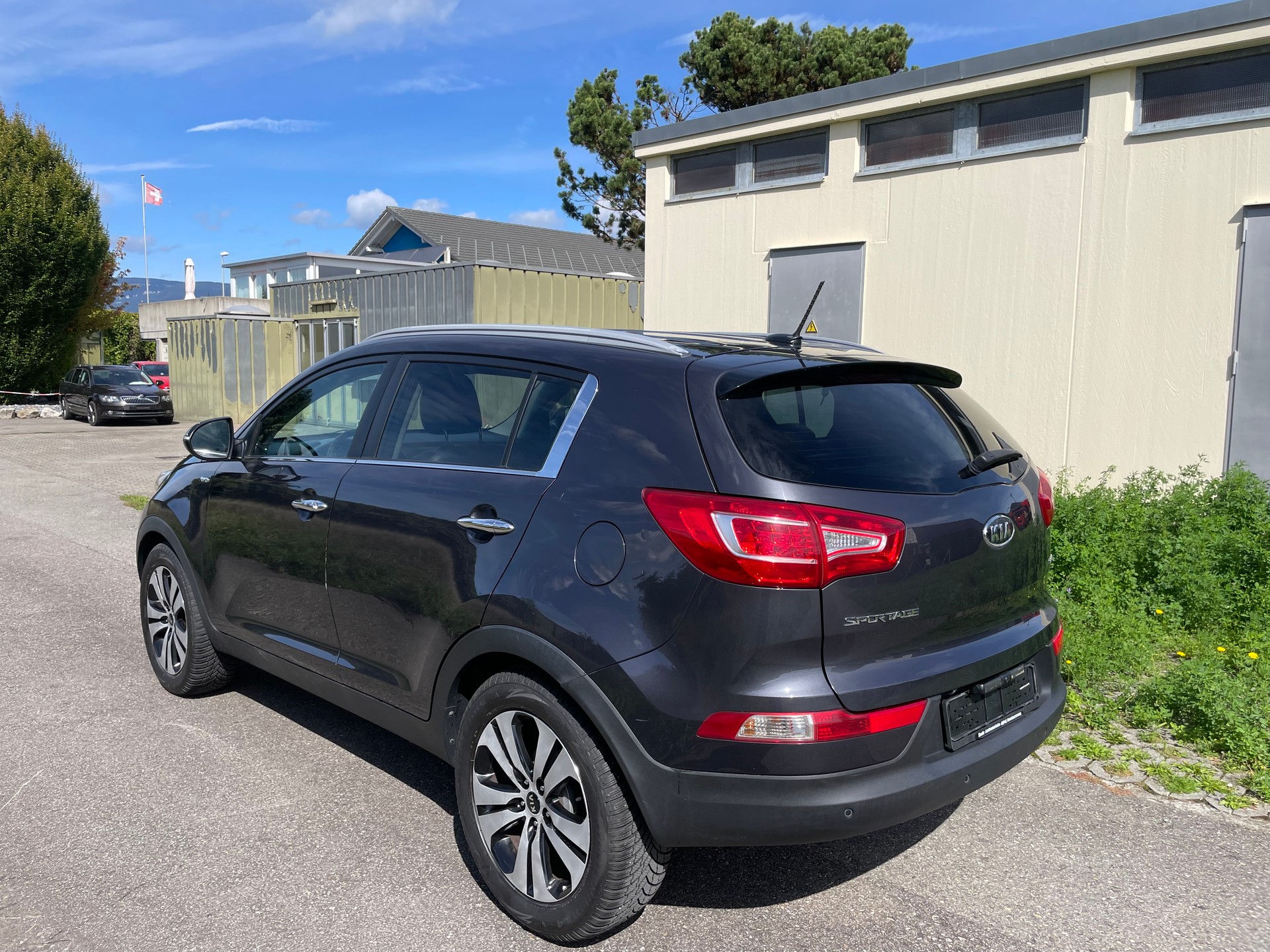 KIA Sportage 2.0 CRDi Style 4WD Automatic-image-5