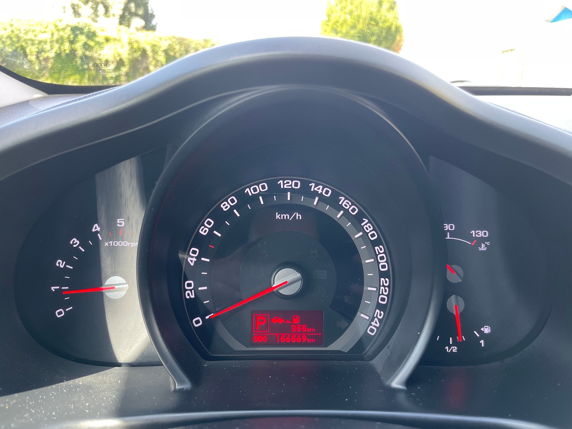 KIA Sportage 2.0 CRDi Style 4WD Automatic-image-12