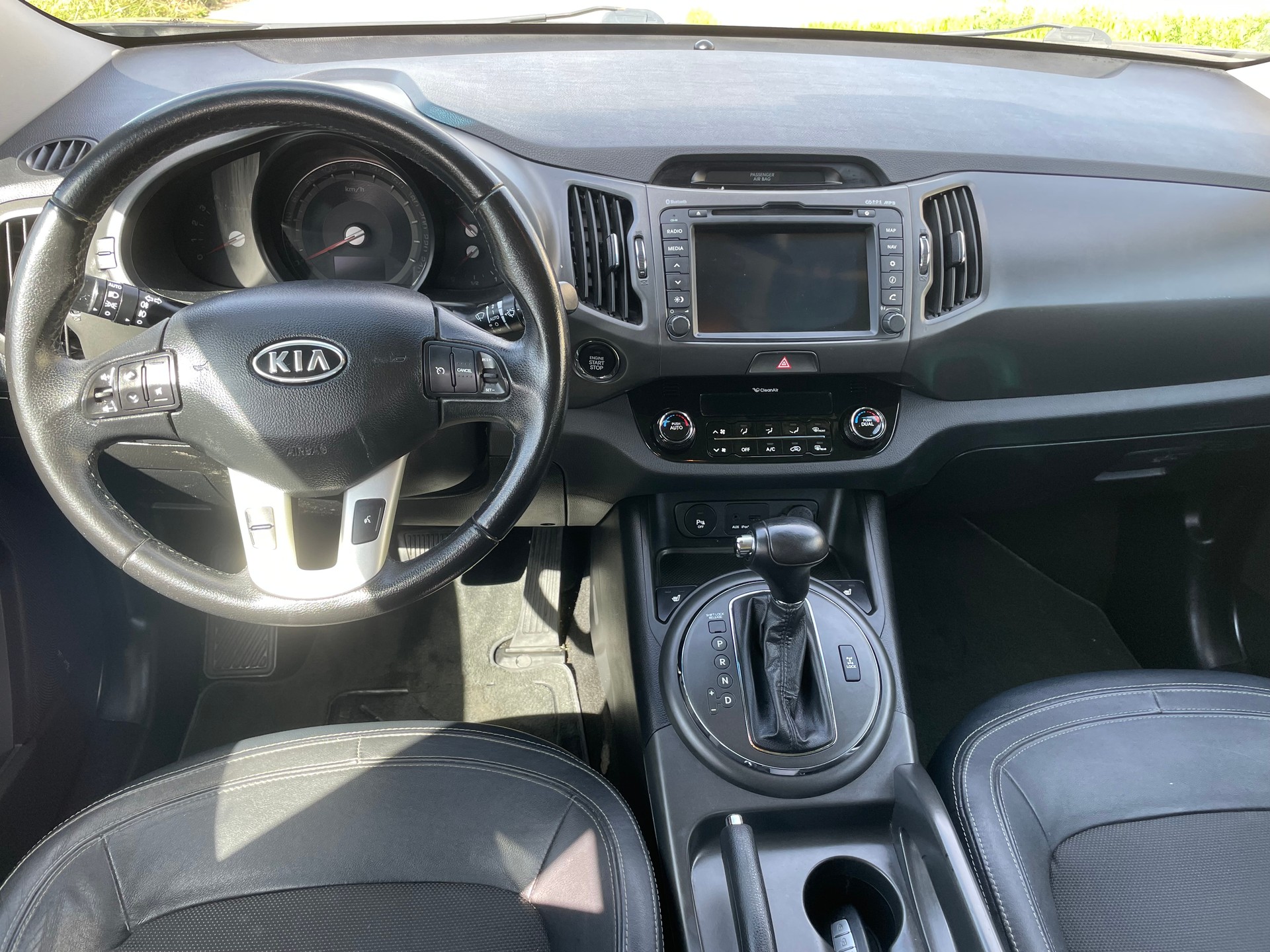 KIA Sportage 2.0 CRDi Style 4WD Automatic-image-10