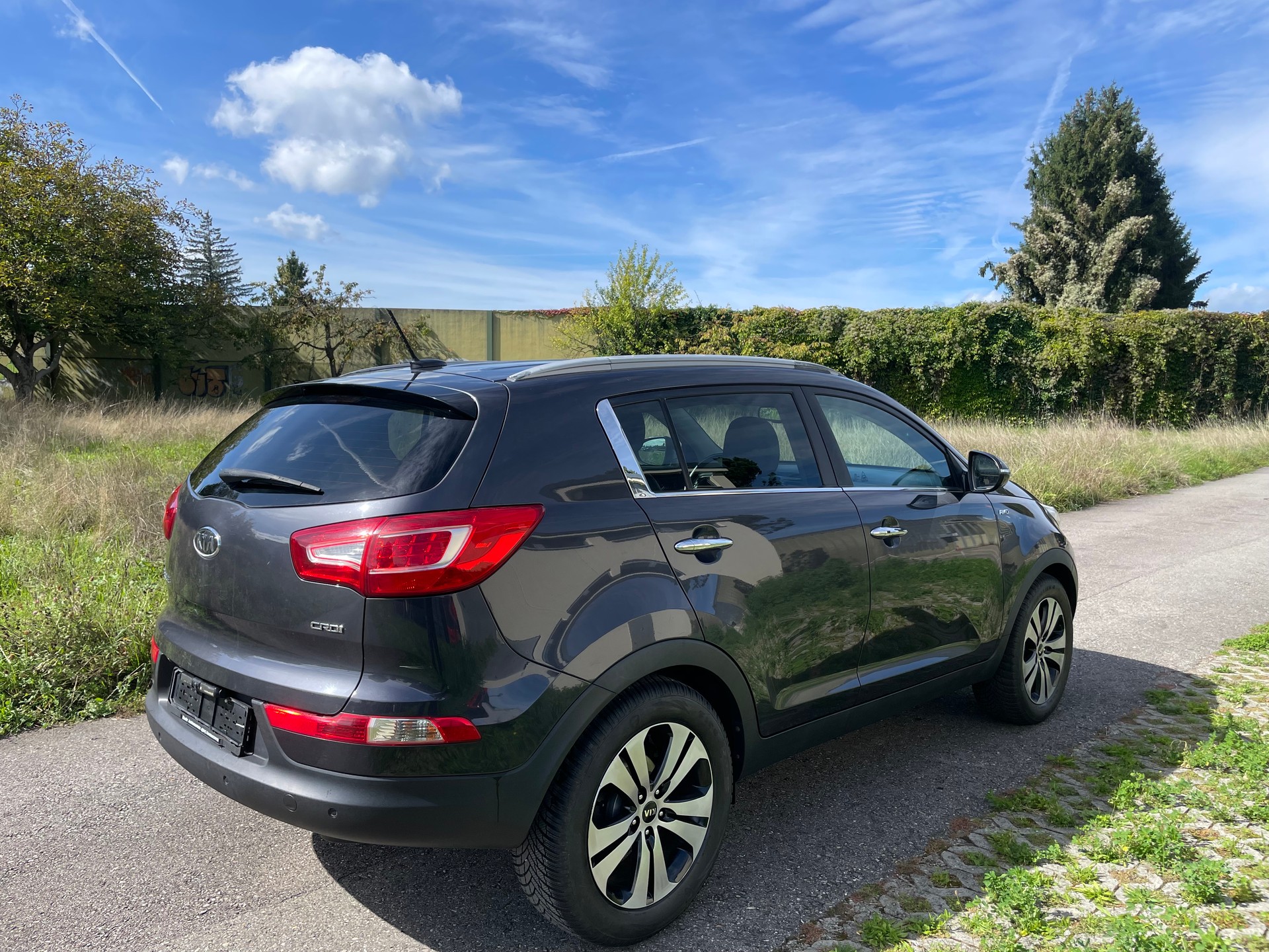 KIA Sportage 2.0 CRDi Style 4WD Automatic-image-4