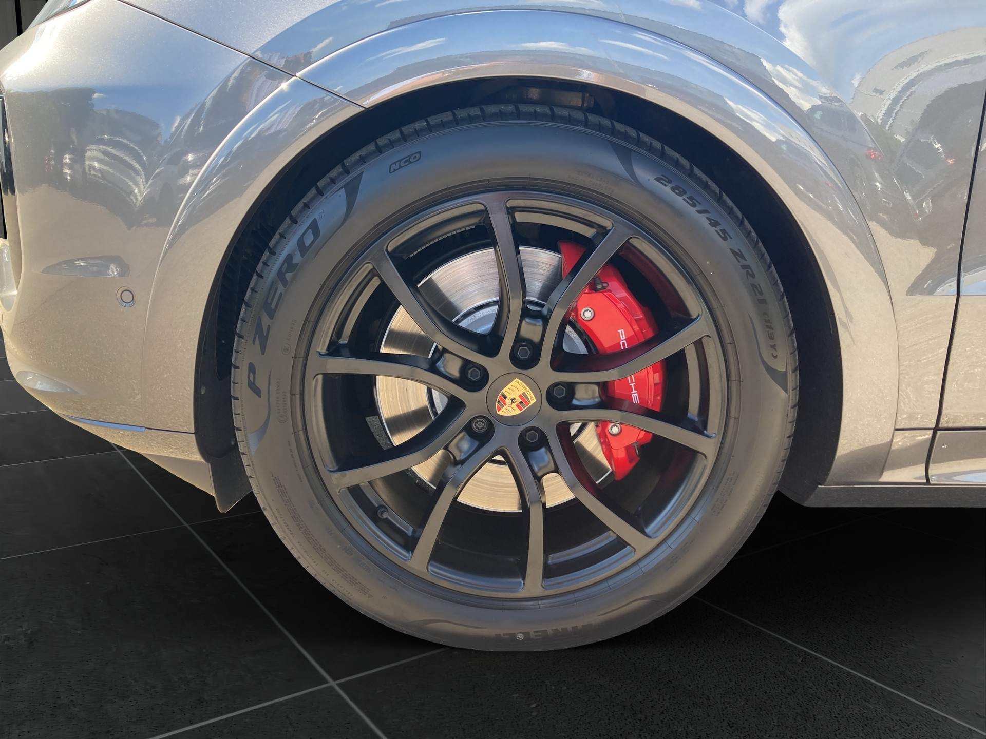 PORSCHE Cayenne GTS-image-9