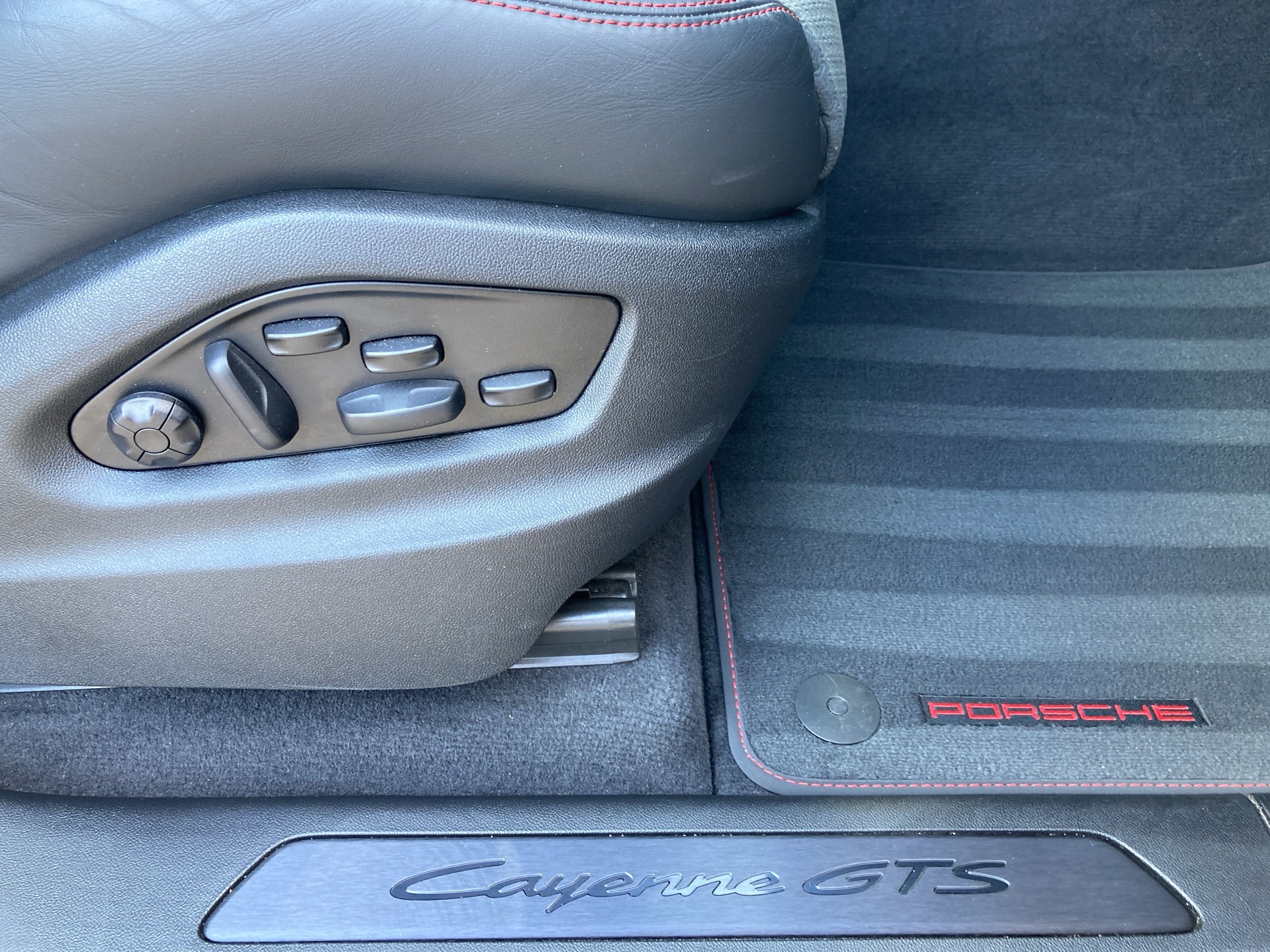 PORSCHE Cayenne GTS-image-23