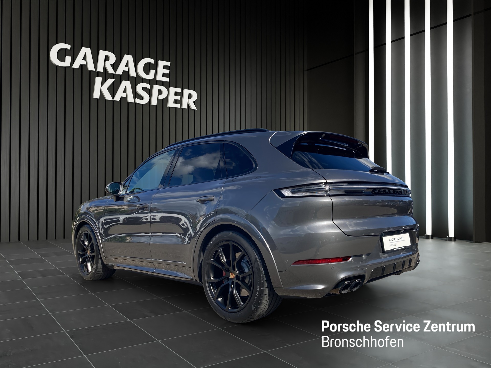 PORSCHE Cayenne GTS-image-2
