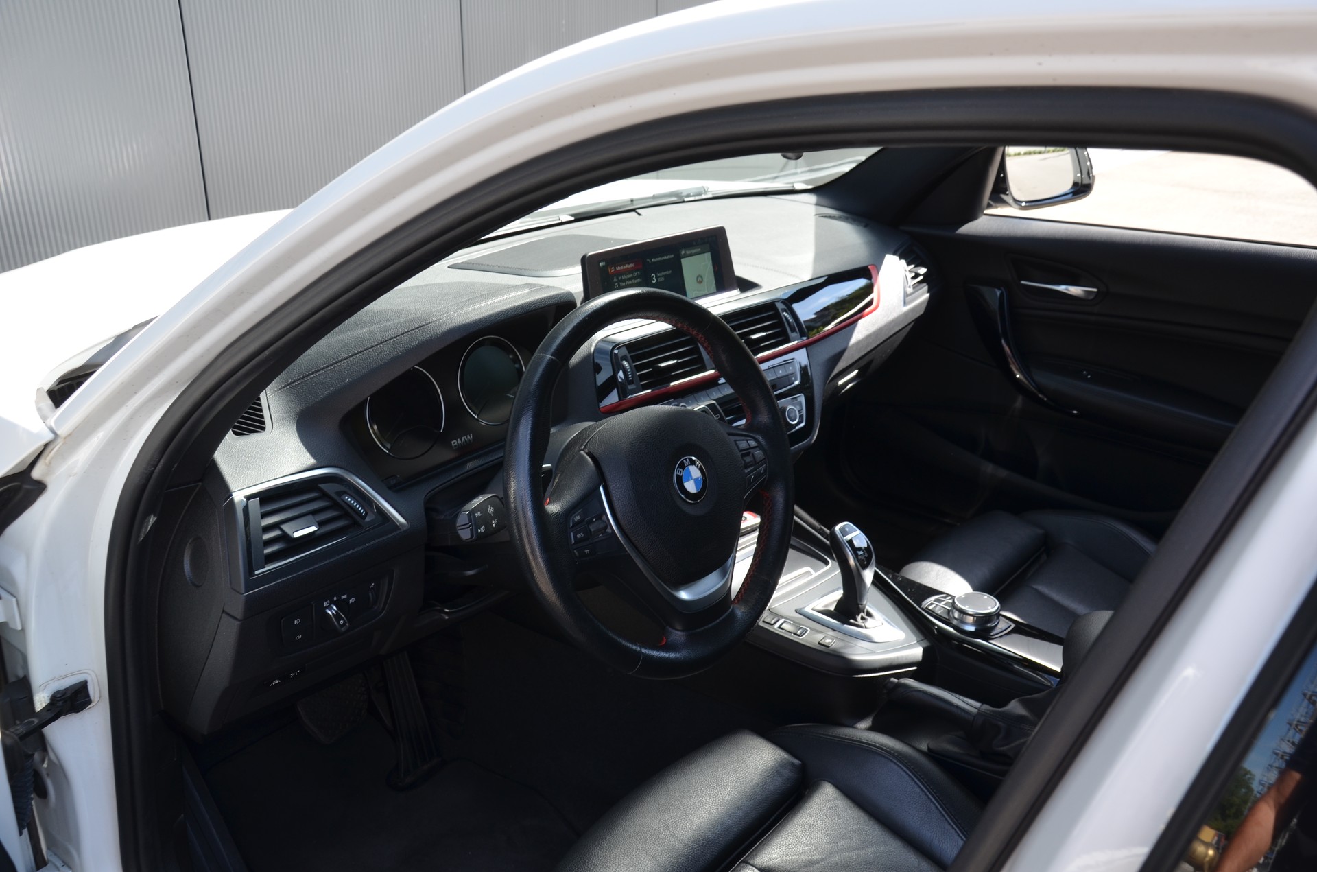 BMW 120d xDrive Edition Sport Line Steptronic-image-16