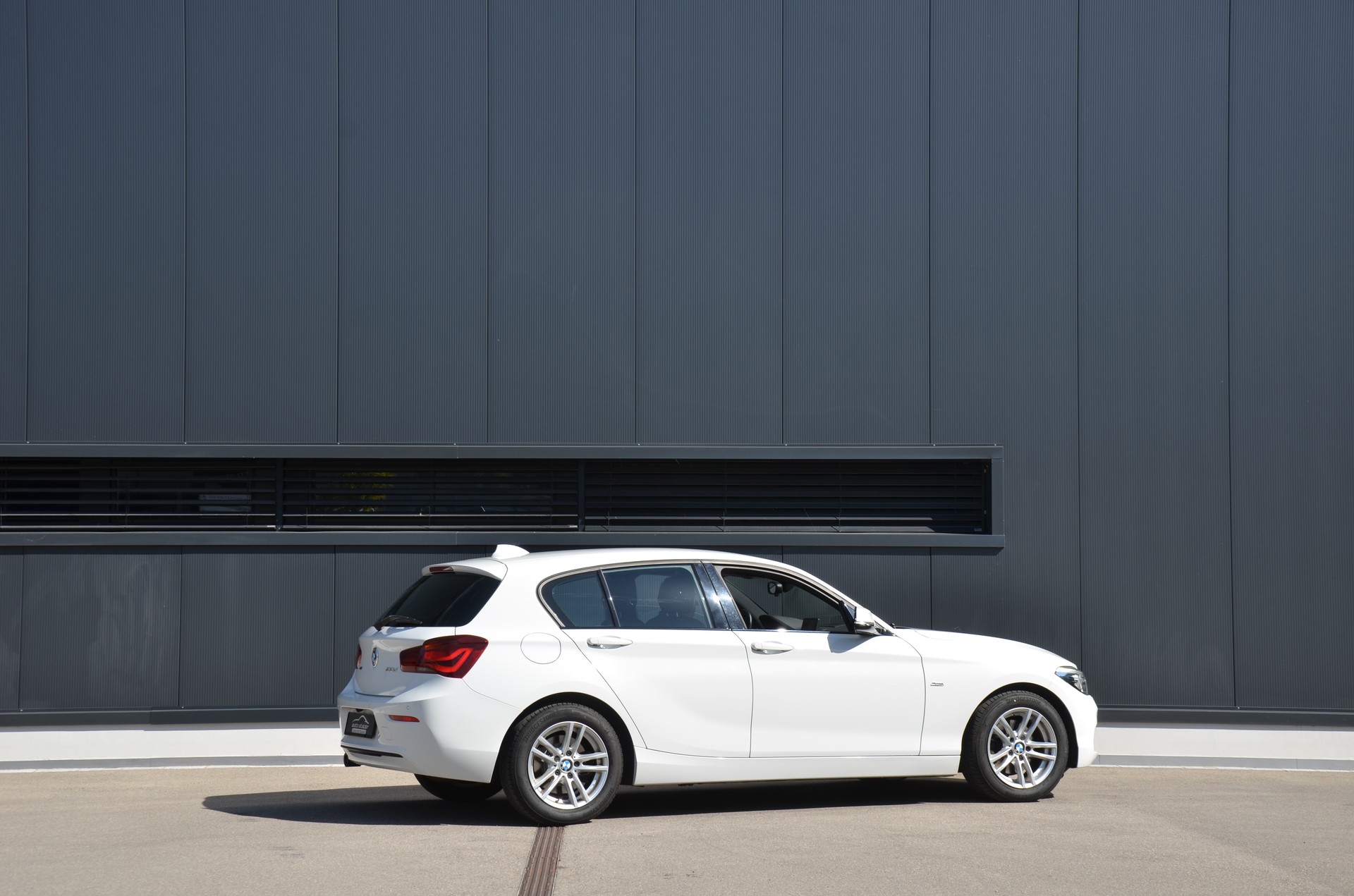 BMW 120d xDrive Edition Sport Line Steptronic-image-3