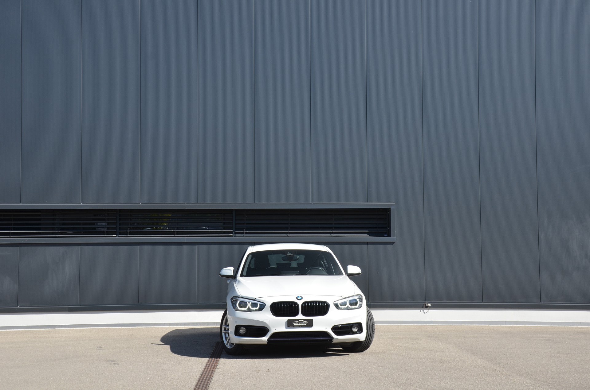 BMW 120d xDrive Edition Sport Line Steptronic-image-5